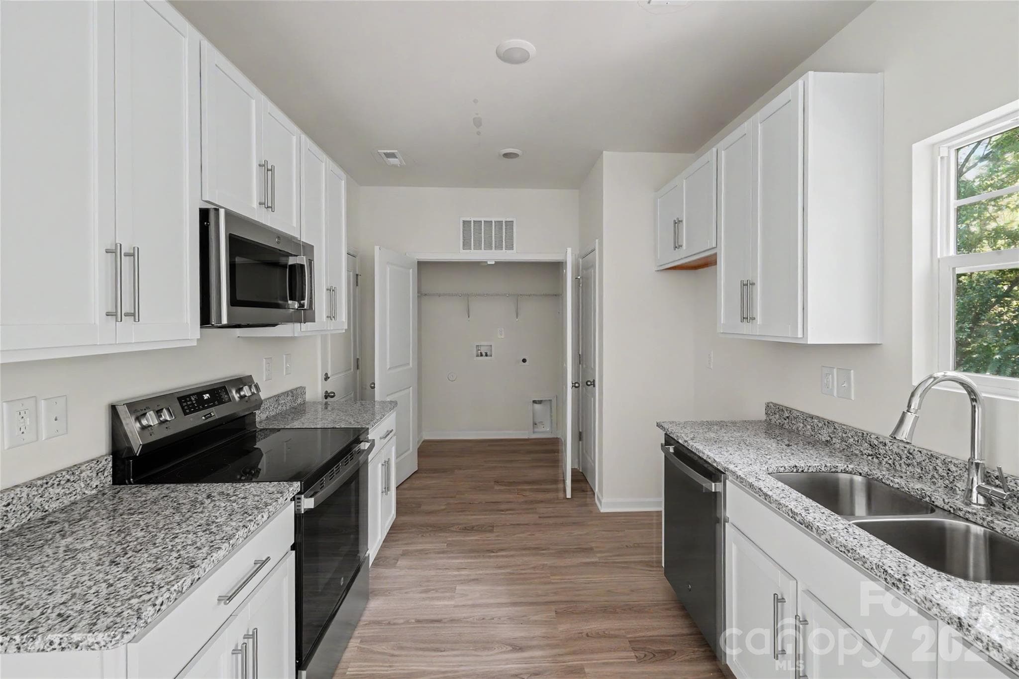 Single Family Residence at 423 Rocky Brook Road, Shelby, photo 14 of 29