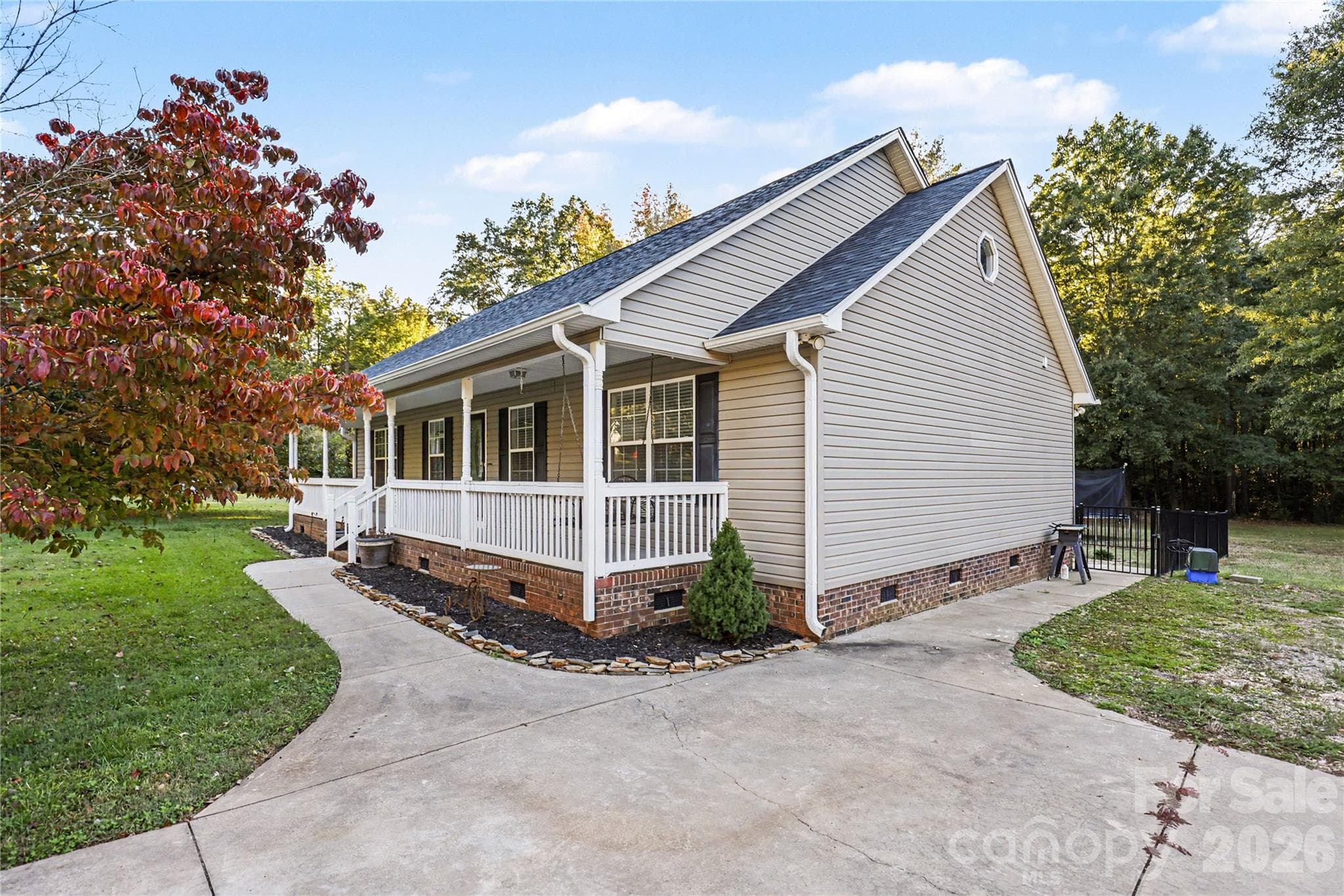 Single Family Residence at 510 Roberts Avenue, York, photo 3 of 42