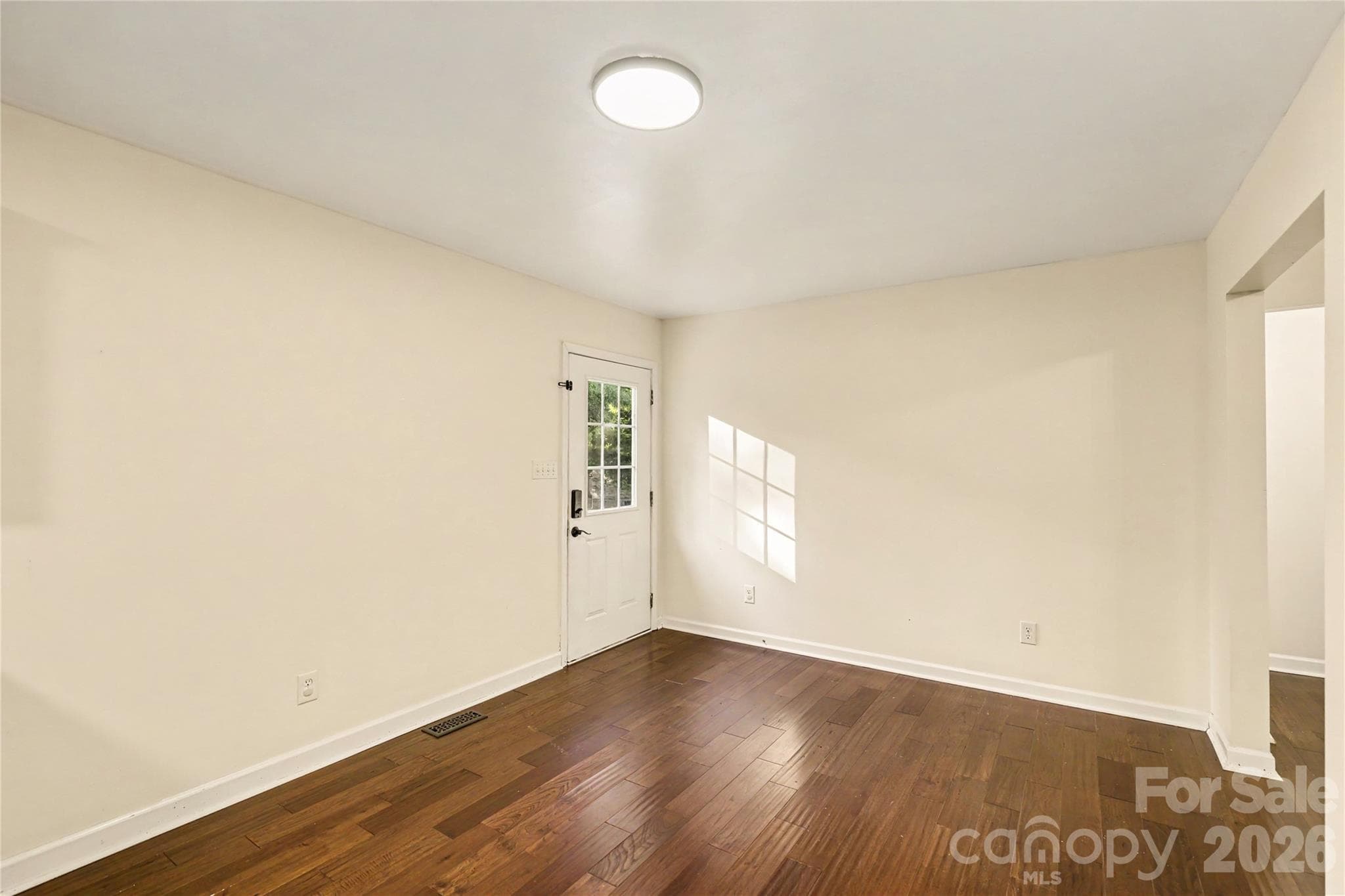 Single Family Residence at 510 Roberts Avenue, York, photo 11 of 42