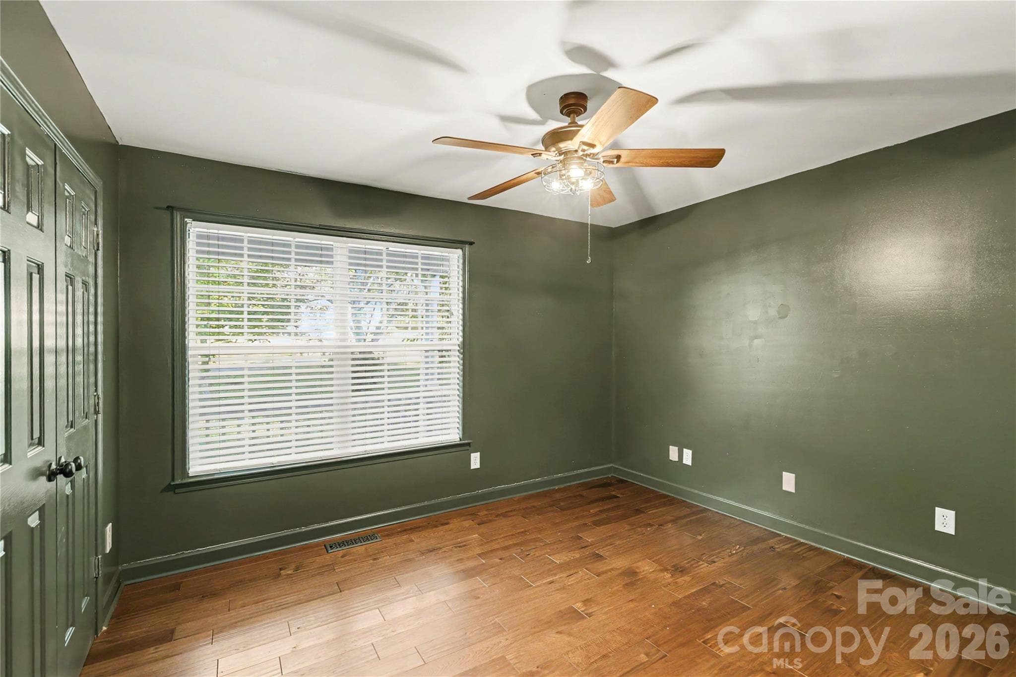 Single Family Residence at 510 Roberts Avenue, York, photo 18 of 42