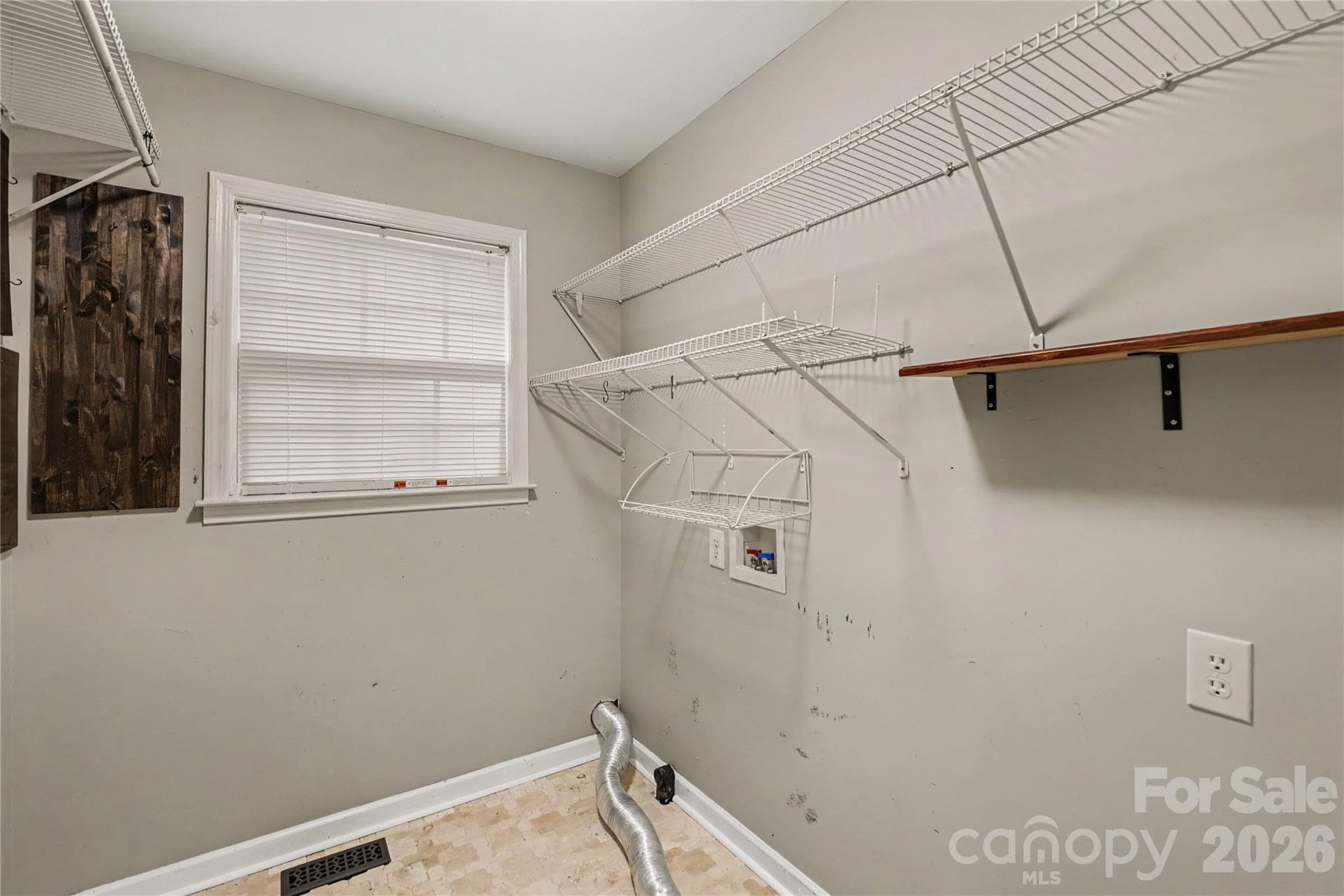 Single Family Residence at 510 Roberts Avenue, York, photo 29 of 42