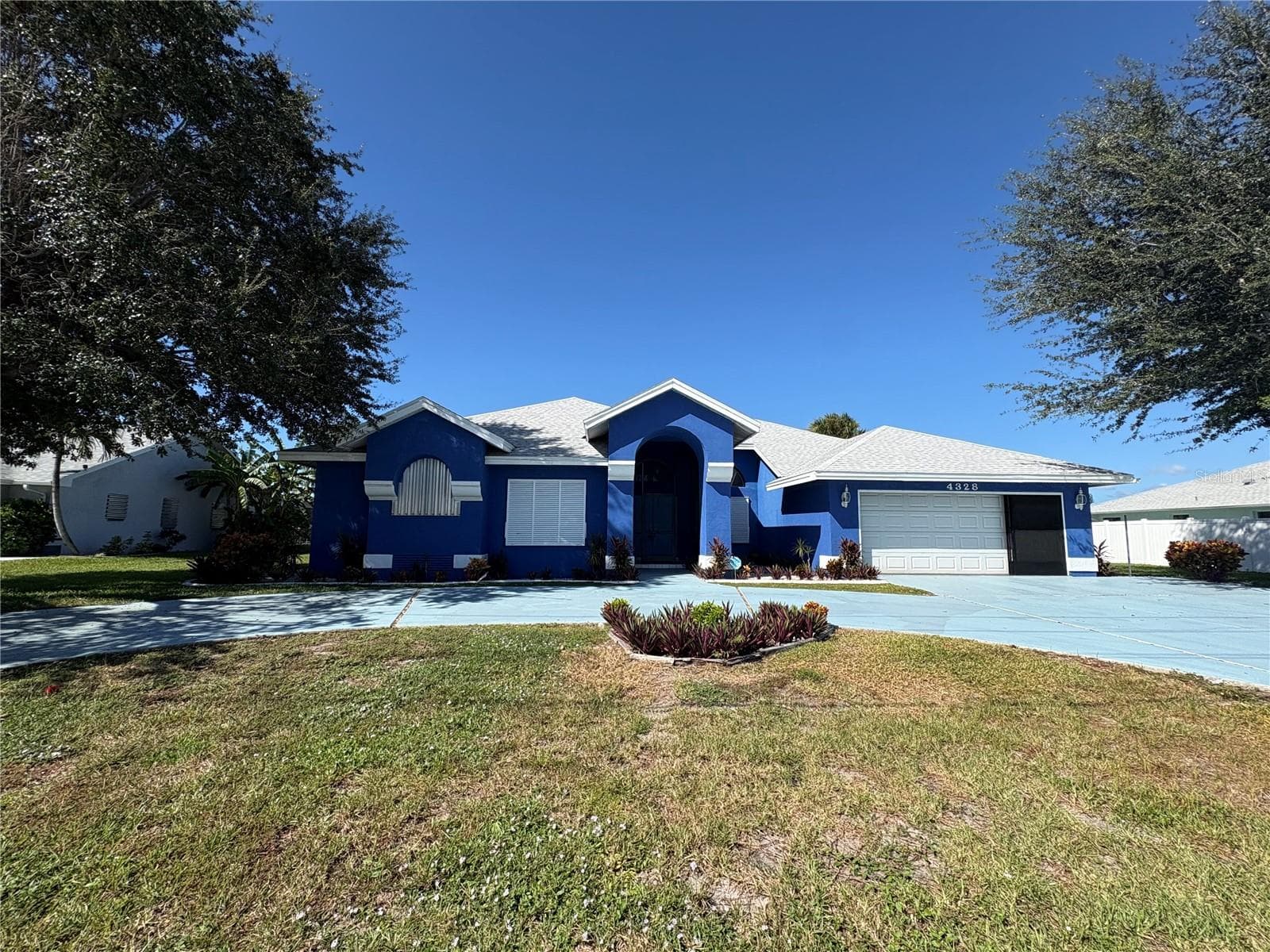 Single Family Residence at 4328 COUNTRY CLUB BLVD, CAPE CORAL, photo 2 of 33