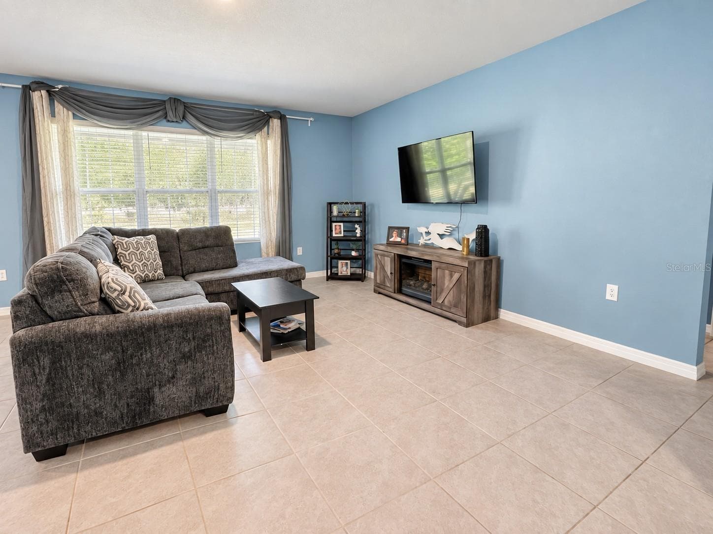 Single Family Residence at 175 SUNSET POINT DR., ORMOND BEACH, photo 6 of 26