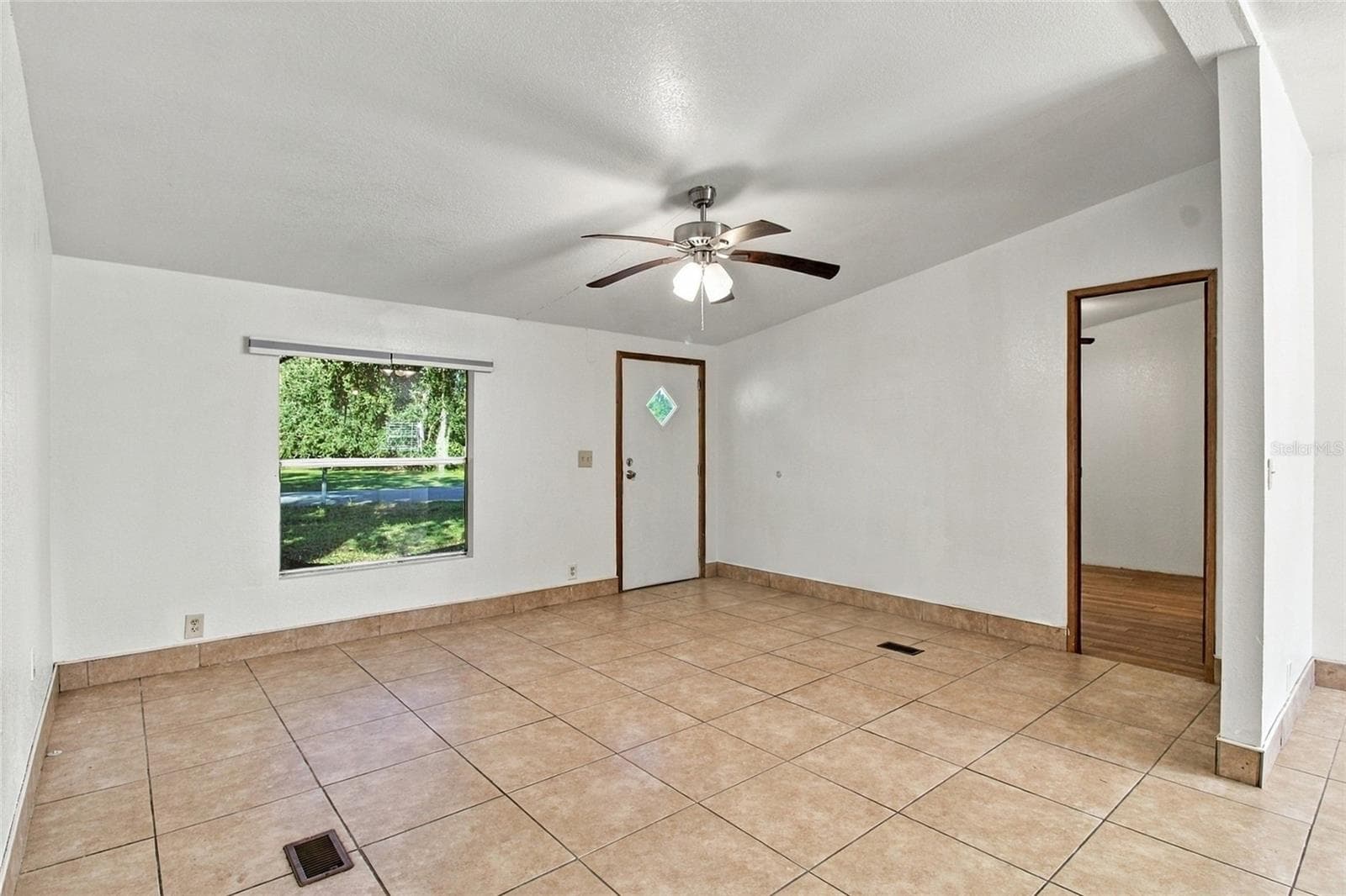 Manufactured Home at 1141 SADDLEWOOD BLVD, LAKELAND, photo 12 of 37