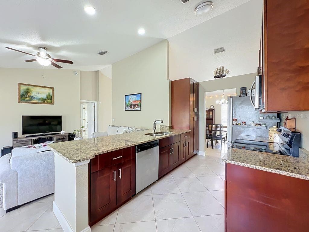 Single Family Residence at 8609 CROSSBAY DR, ORLANDO, photo 4 of 68