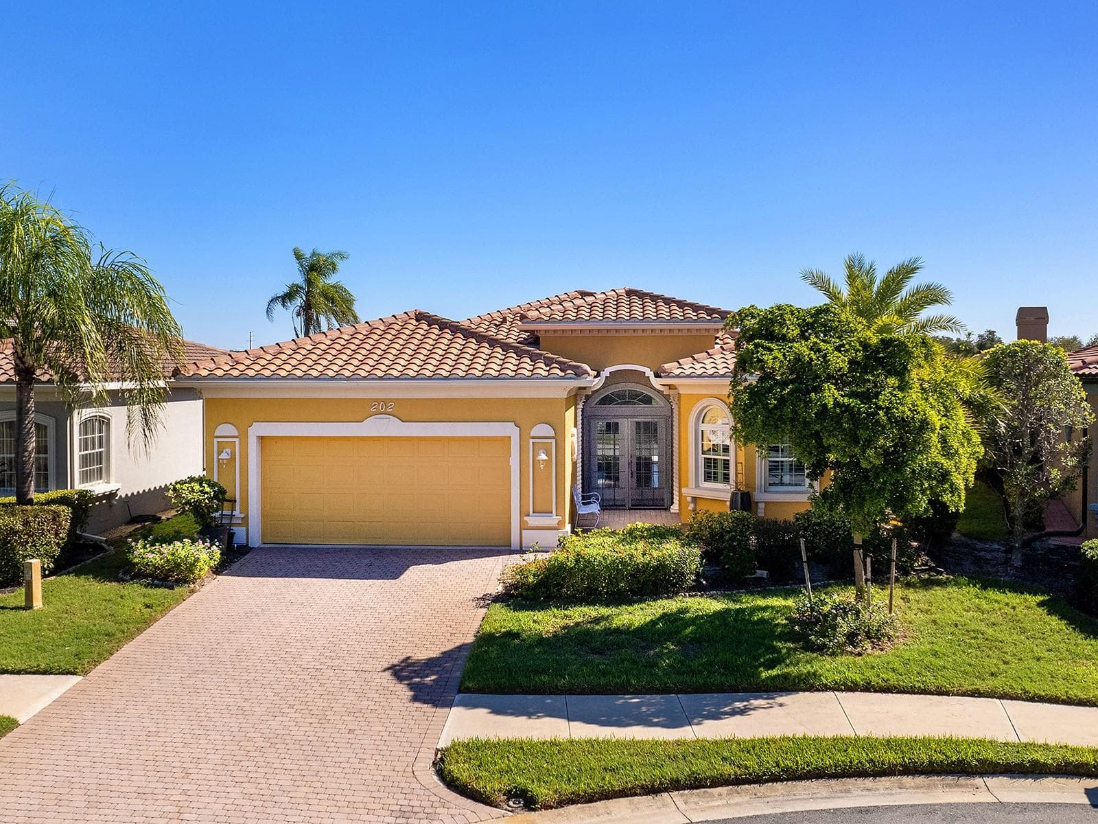 Single Family Residence at 202 RIO TERRA, VENICE, photo 6 of 53
