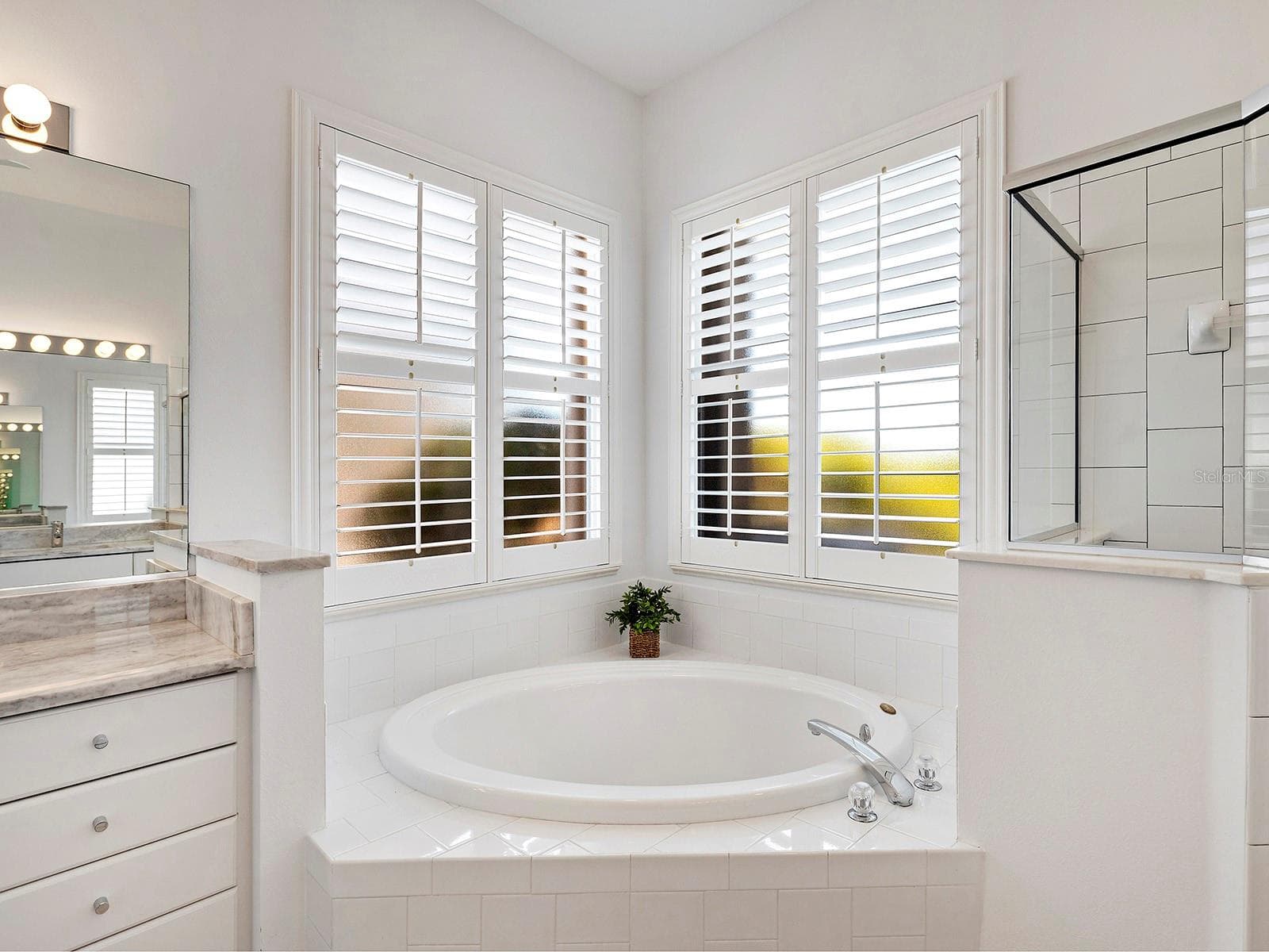 Single Family Residence at 202 RIO TERRA, VENICE, photo 19 of 53
