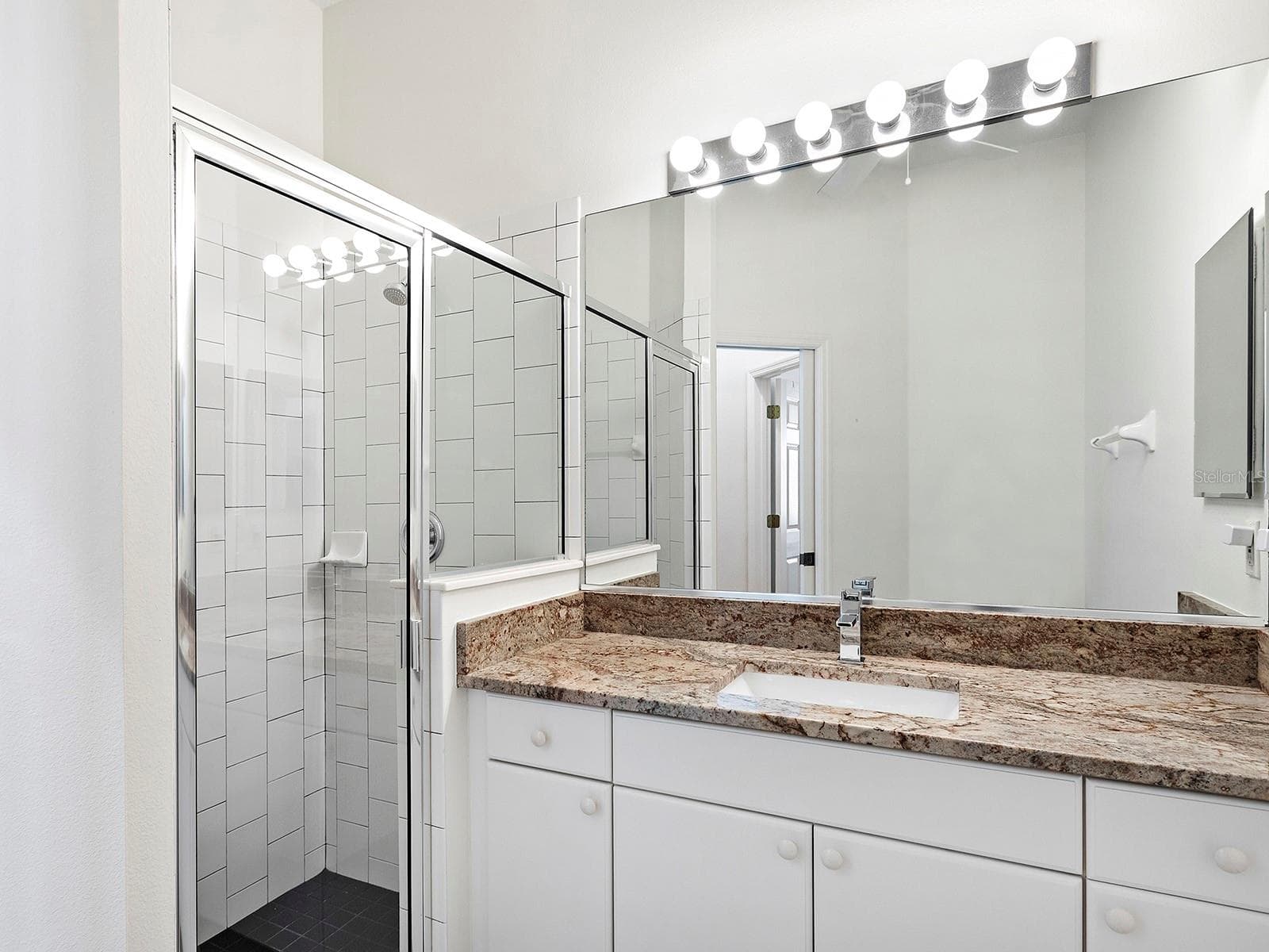 Single Family Residence at 202 RIO TERRA, VENICE, photo 24 of 53