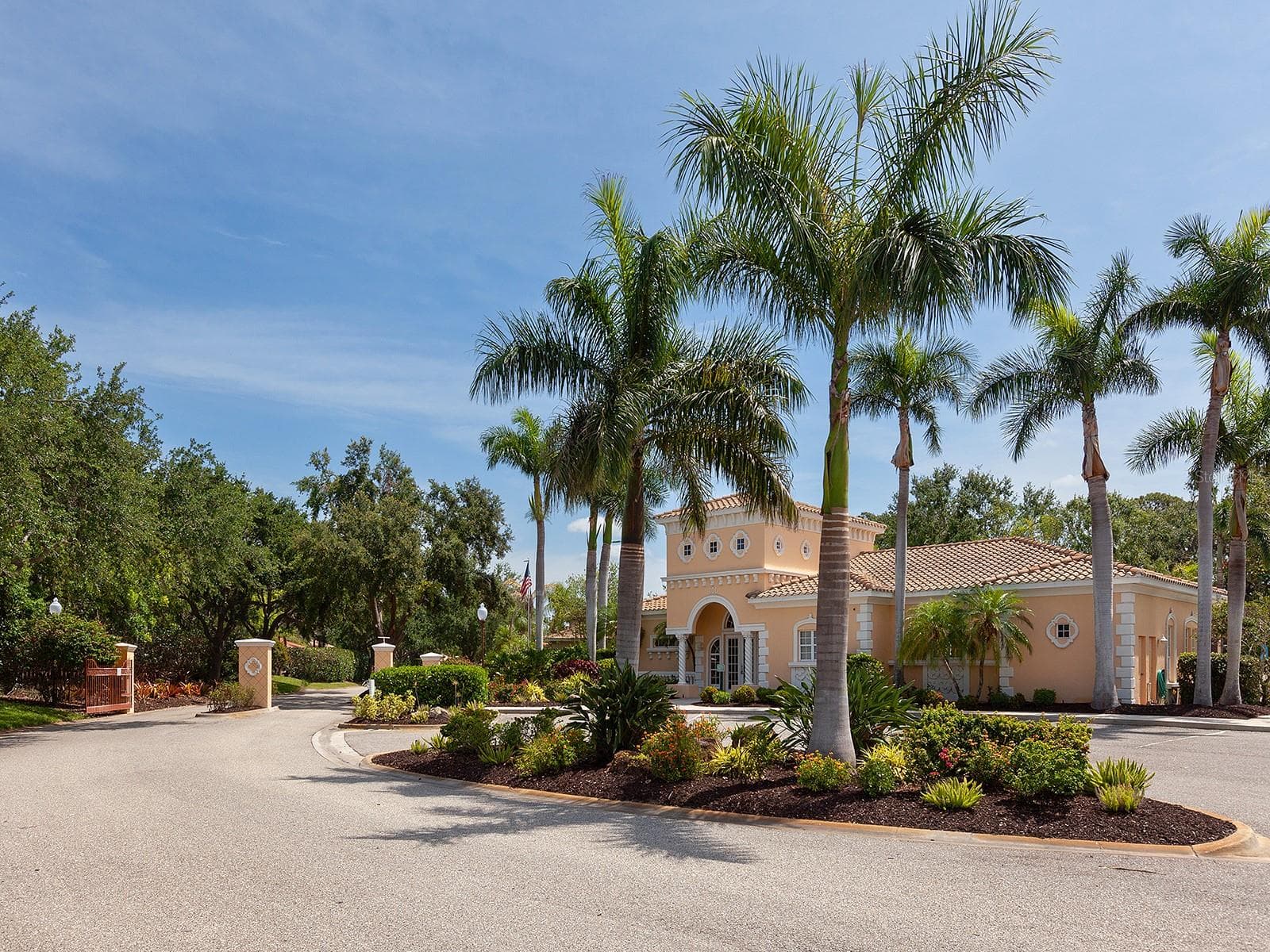 Single Family Residence at 202 RIO TERRA, VENICE, photo 39 of 53