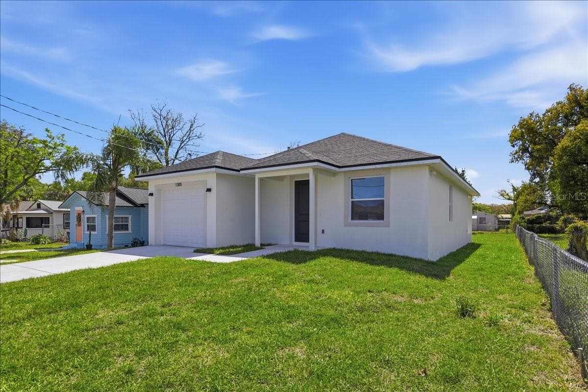 Single Family Residence at 1305 E PARKER ST, LAKELAND, photo 4 of 54