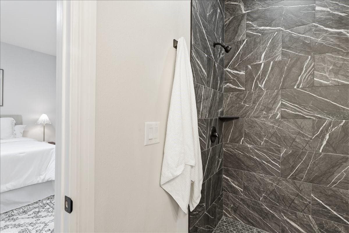 Single Family Residence at 1305 E PARKER ST, LAKELAND, photo 35 of 54