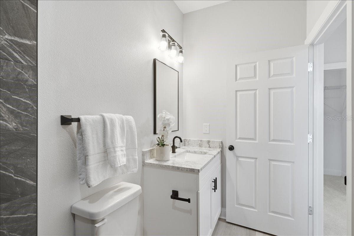 Single Family Residence at 1305 E PARKER ST, LAKELAND, photo 36 of 54
