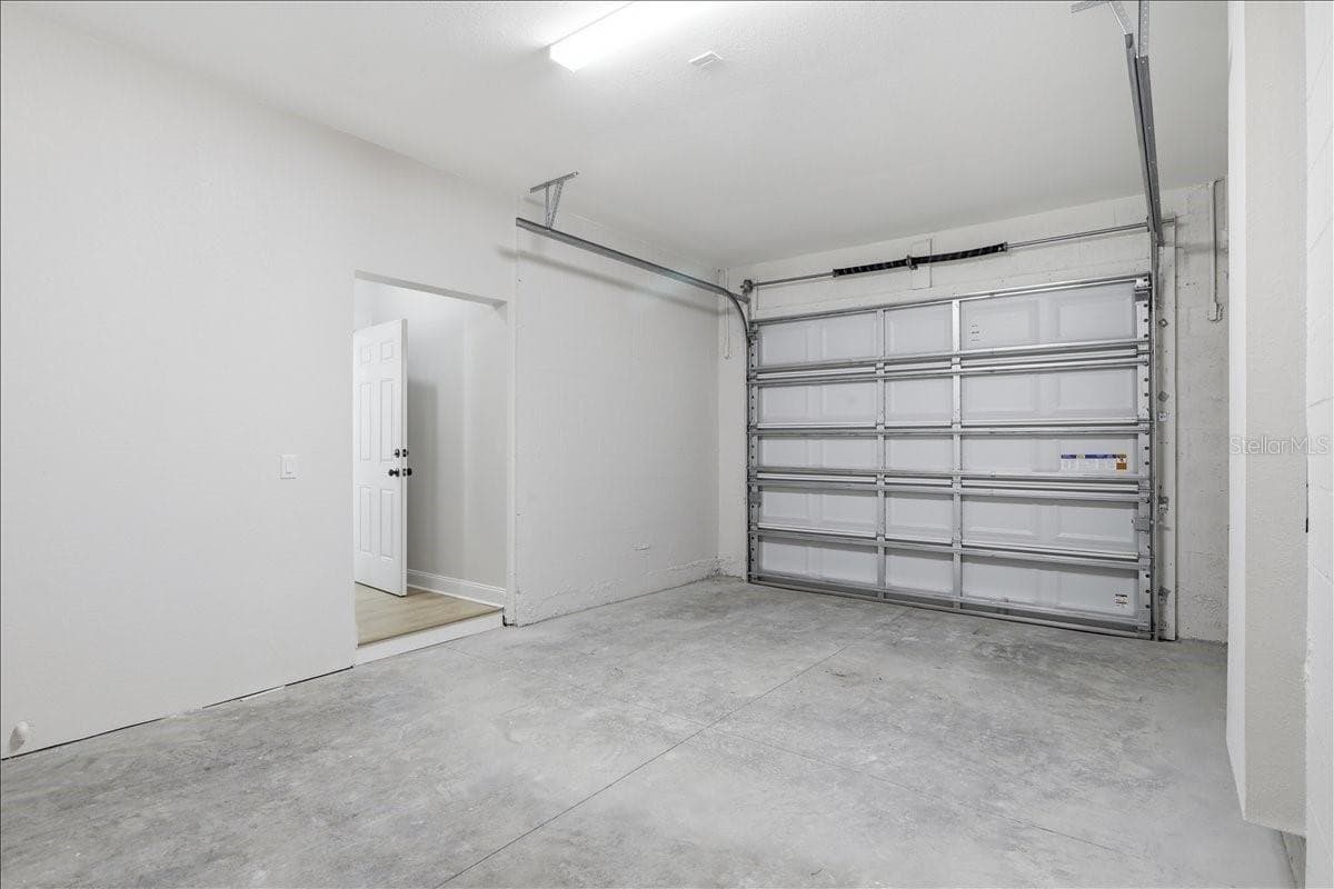 Single Family Residence at 1305 E PARKER ST, LAKELAND, photo 50 of 54