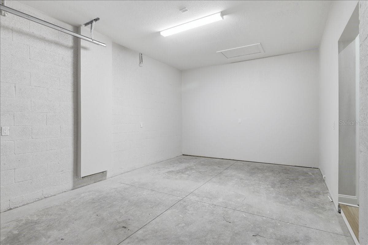 Single Family Residence at 1305 E PARKER ST, LAKELAND, photo 51 of 54