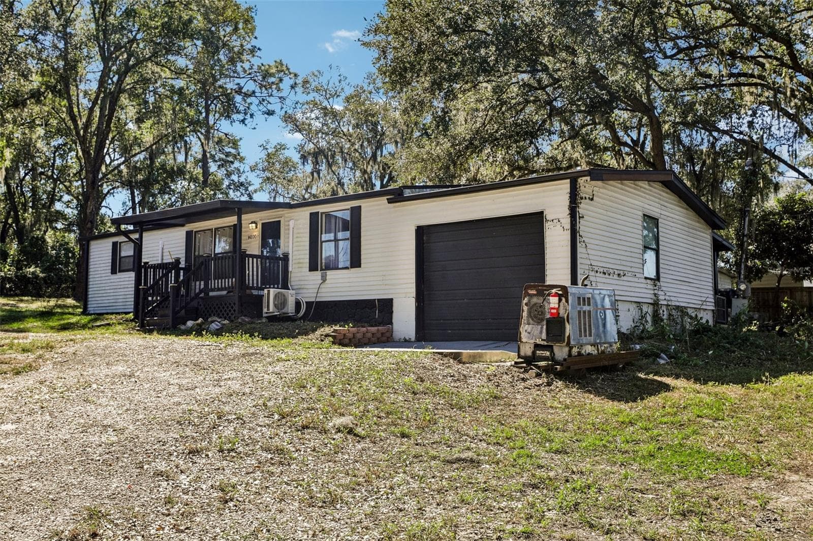 Manufactured Home at 14100 S US HIGHWAY 301, SUMMERFIELD, photo 5 of 44