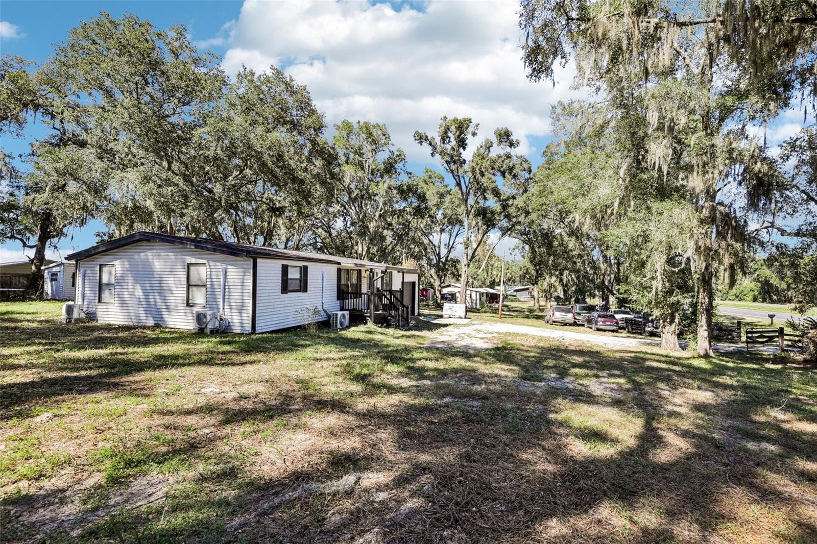 Manufactured Home at 14100 S US HIGHWAY 301, SUMMERFIELD, photo 14 of 44