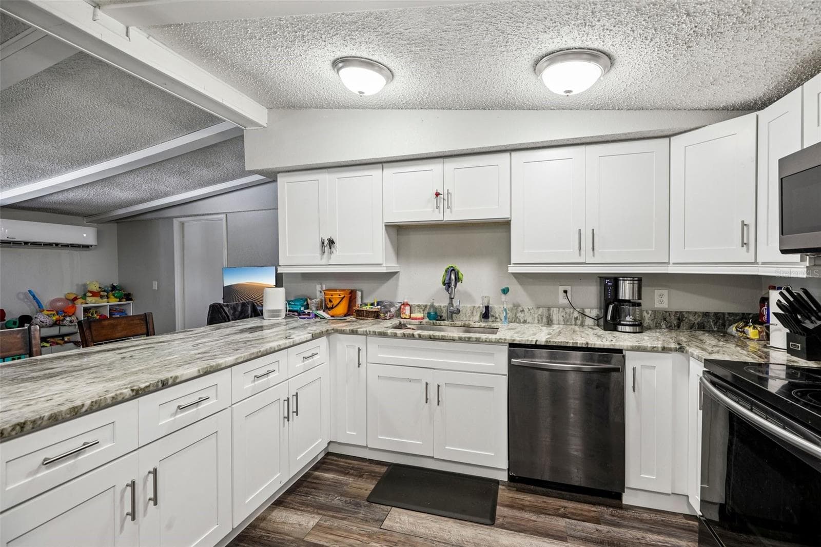 Manufactured Home at 14100 S US HIGHWAY 301, SUMMERFIELD, photo 21 of 44