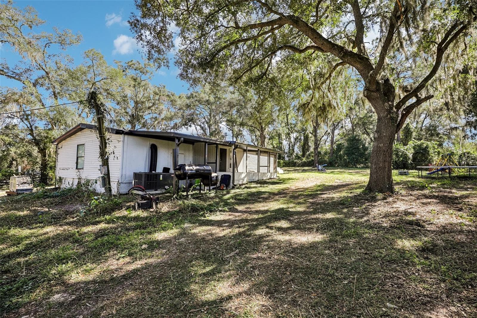 Manufactured Home at 14100 S US HIGHWAY 301, SUMMERFIELD, photo 40 of 44
