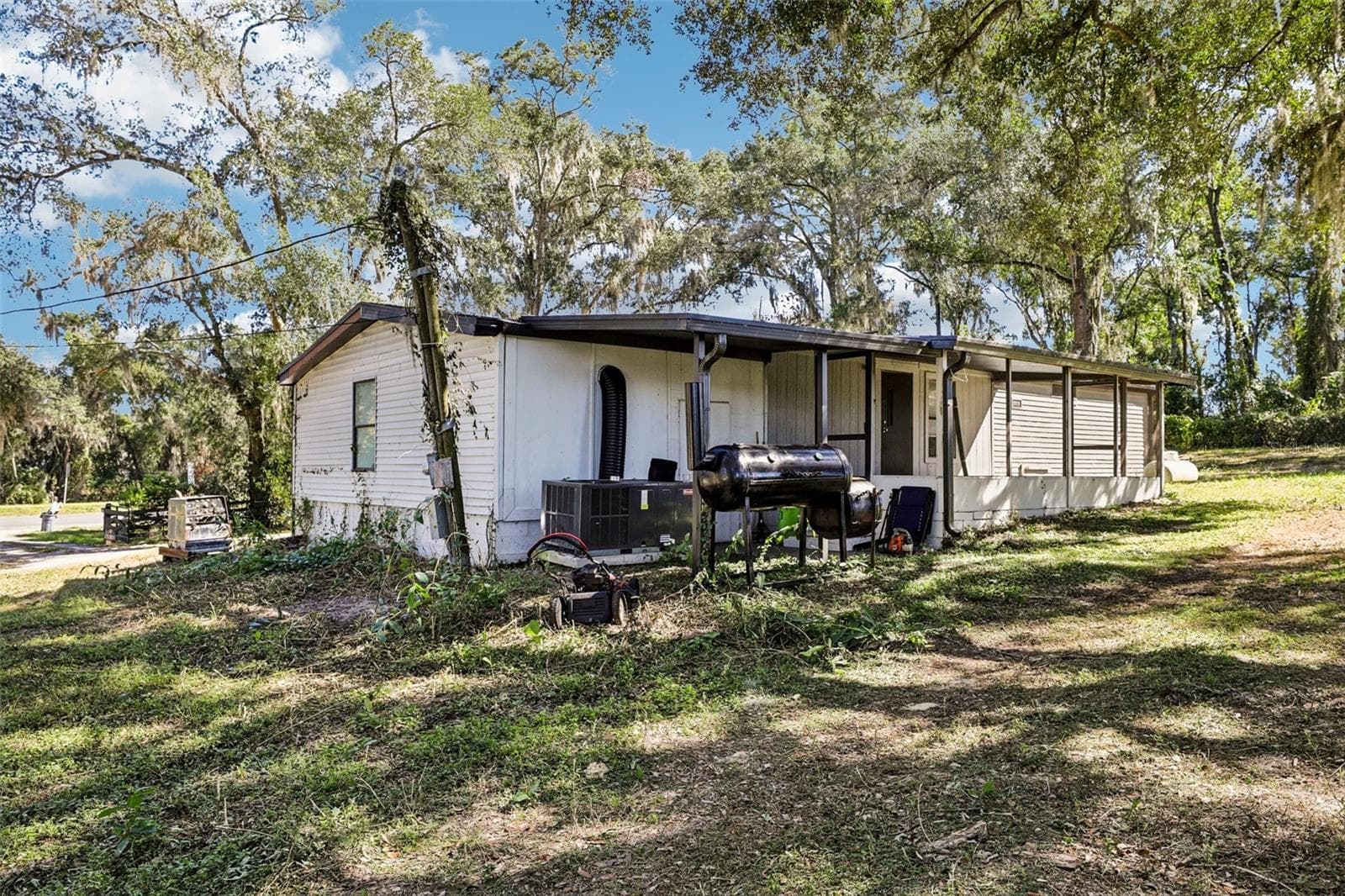 Manufactured Home at 14100 S US HIGHWAY 301, SUMMERFIELD, photo 41 of 44