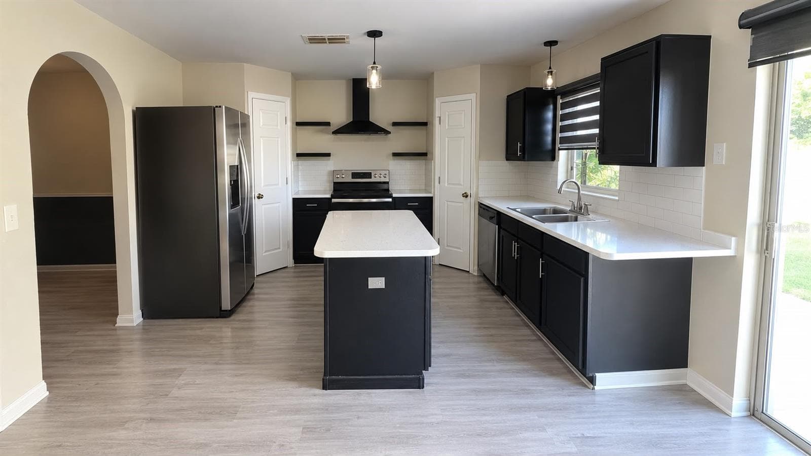 Single Family Residence at 301 ALEGRIANO CT, KISSIMMEE, photo 6 of 23