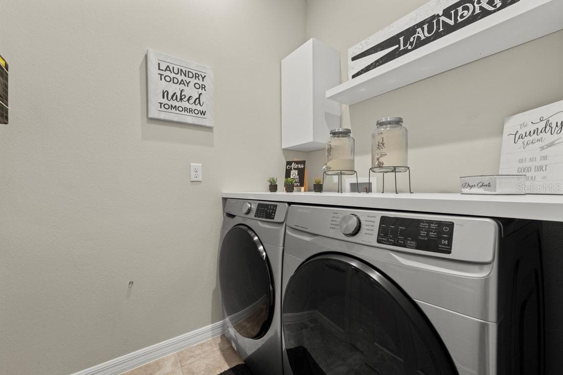 Single Family Residence at 9560 LAUNCH POINT RD, ORLANDO, photo 32 of 49