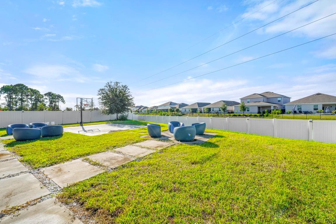 Single Family Residence at 9560 LAUNCH POINT RD, ORLANDO, photo 37 of 49