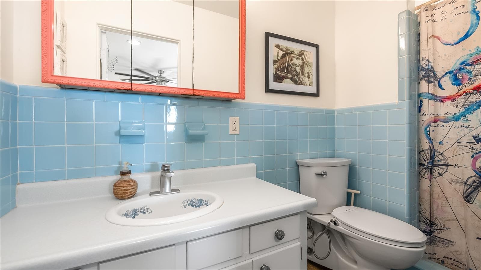 Full bath off Primary bedroom - 1730 NITA PL, CLERMONT