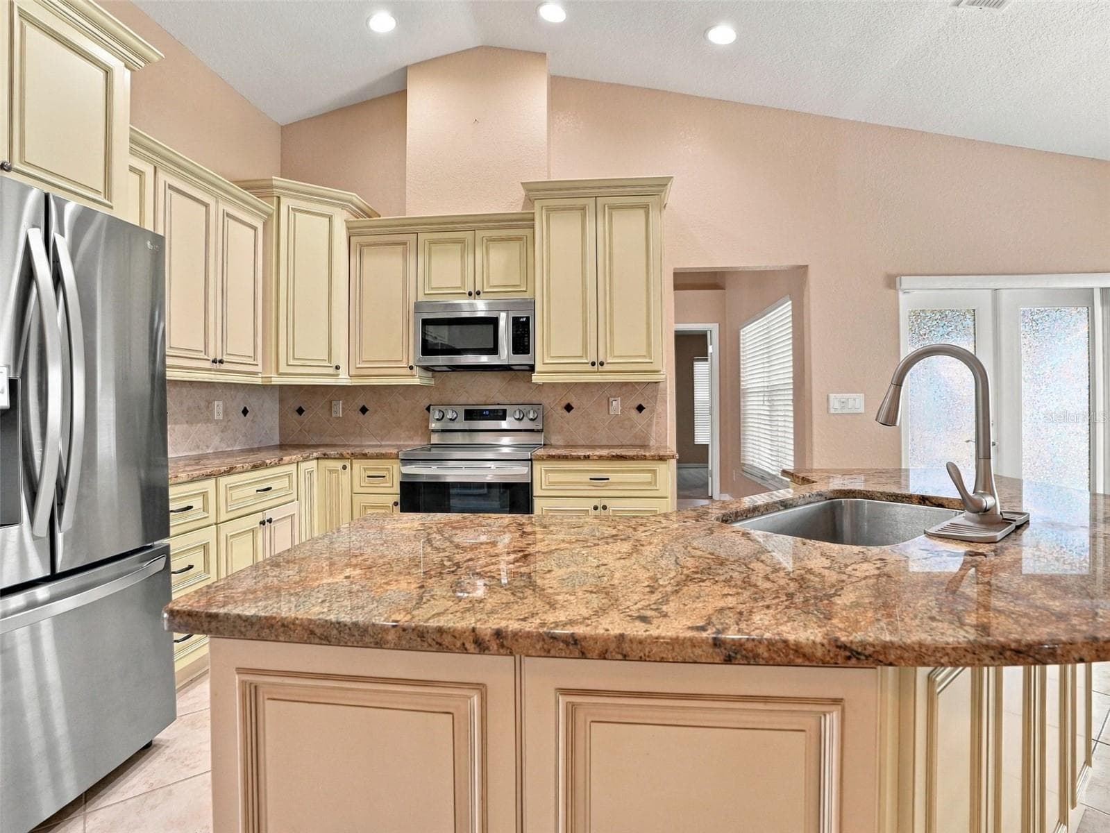 Single Family Residence at 8175 WINDING OAK LN, SPRING HILL, photo 5 of 58