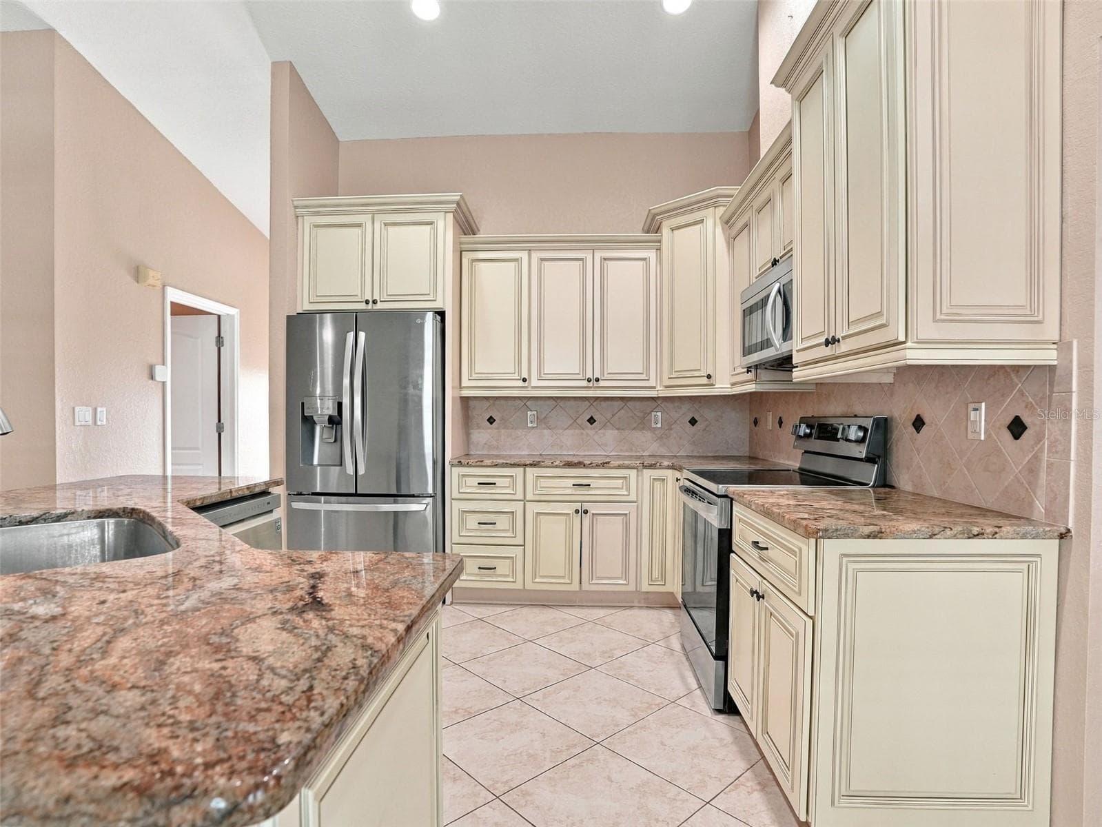Single Family Residence at 8175 WINDING OAK LN, SPRING HILL, photo 7 of 58