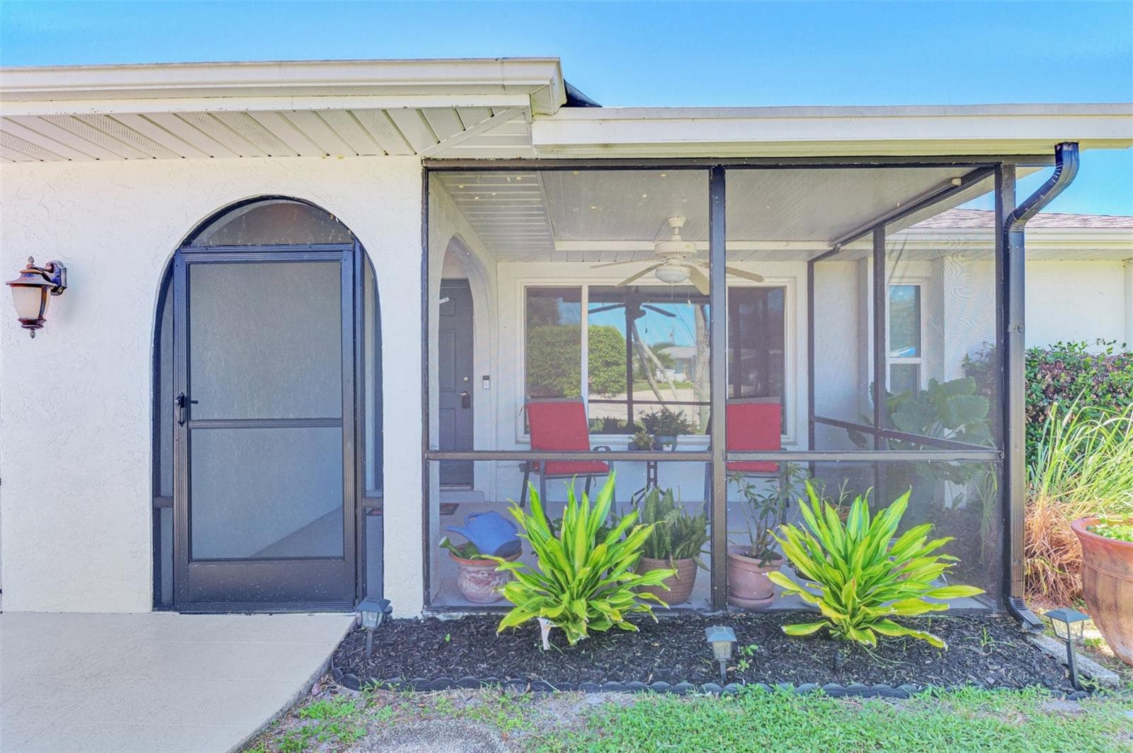Single Family Residence at 432 EDGEWOOD RD, VENICE, photo 5 of 52