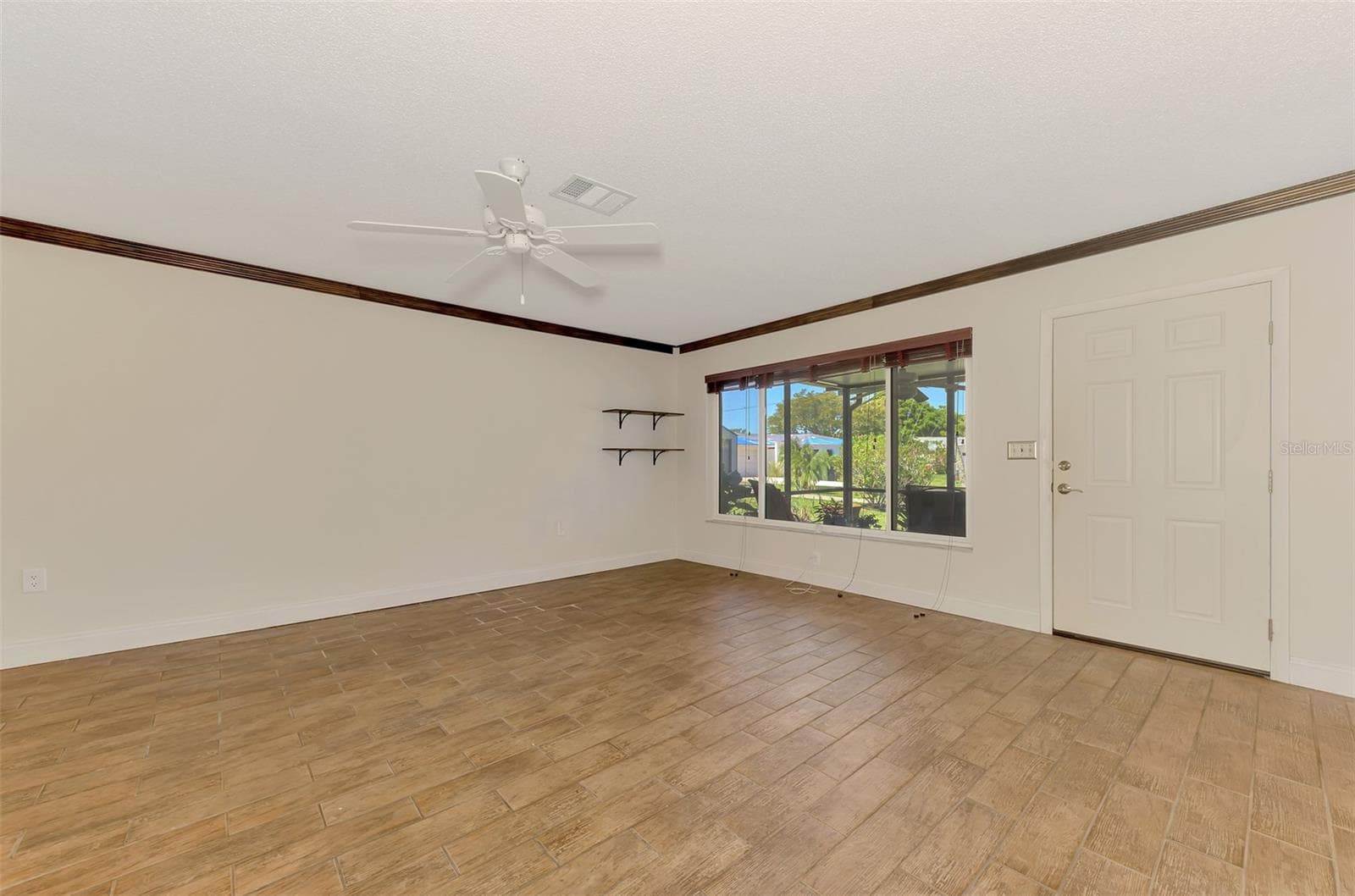 Single Family Residence at 432 EDGEWOOD RD, VENICE, photo 9 of 52