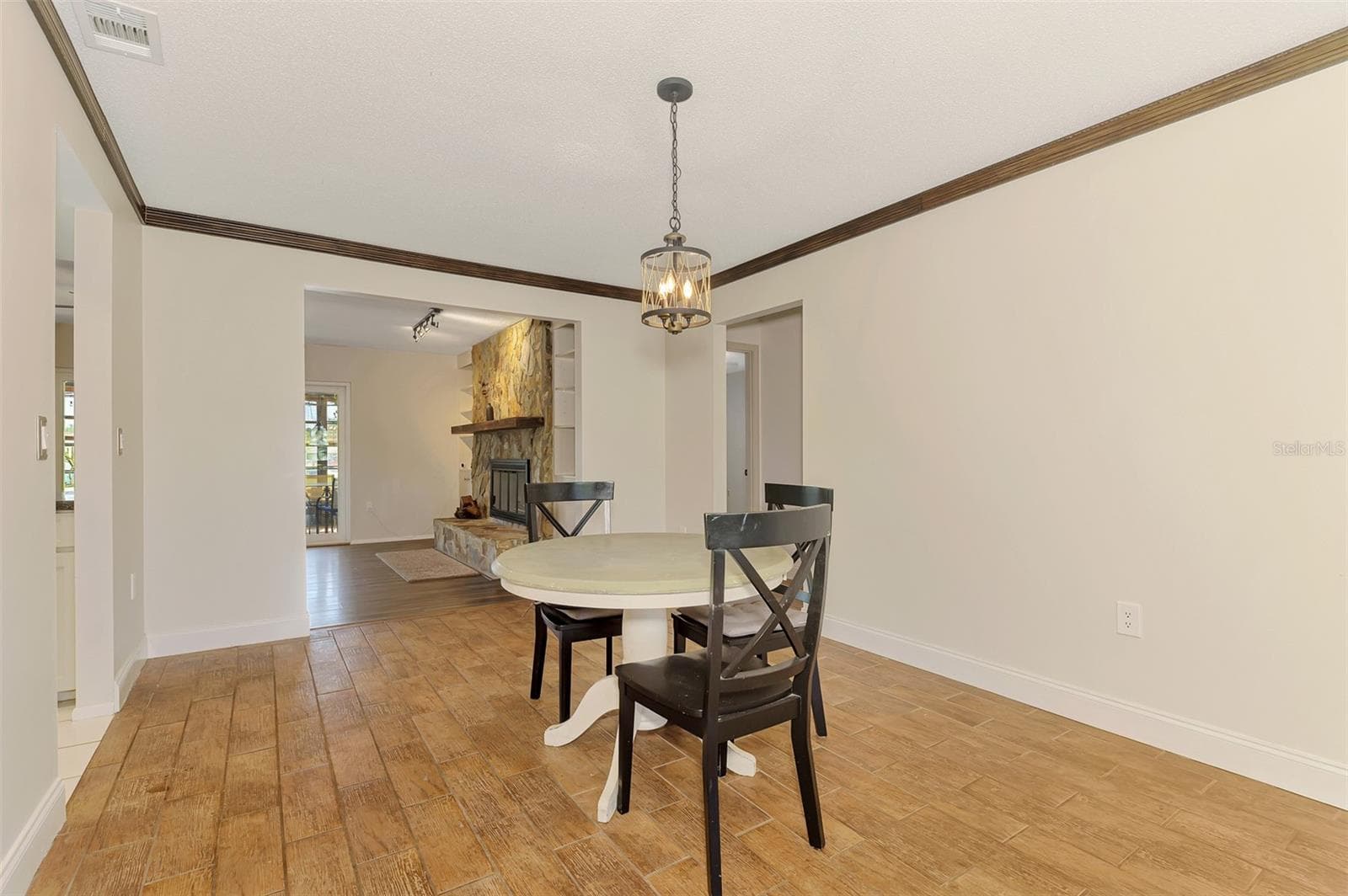 Single Family Residence at 432 EDGEWOOD RD, VENICE, photo 12 of 52