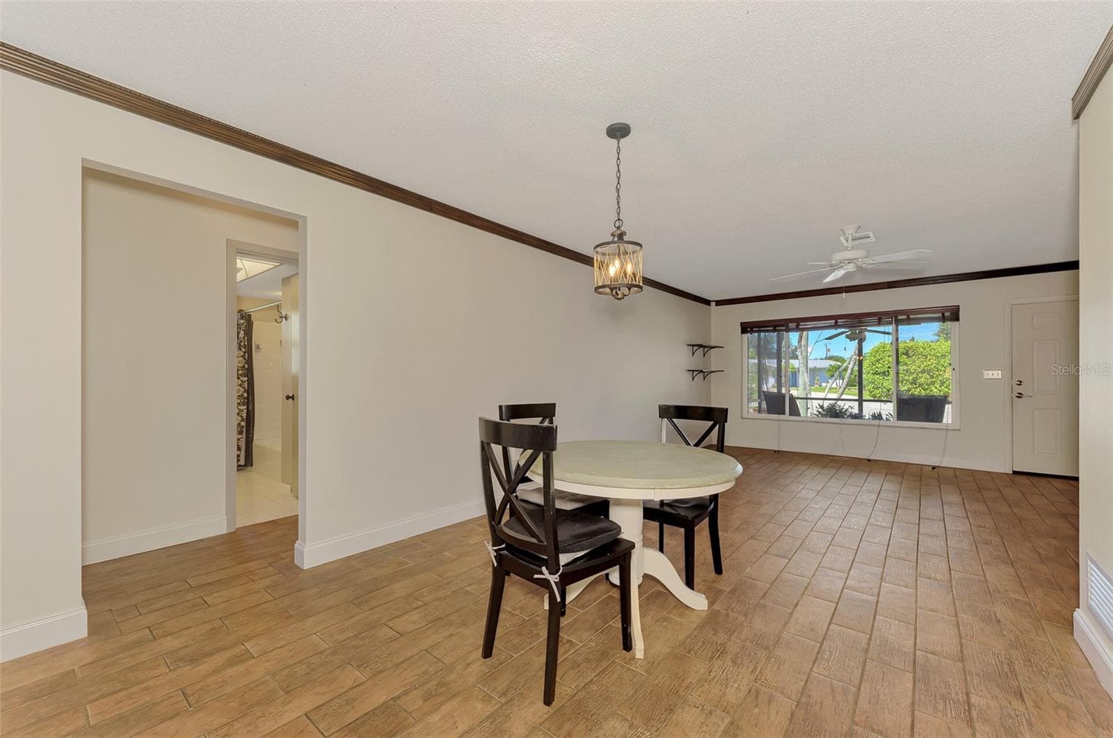 Single Family Residence at 432 EDGEWOOD RD, VENICE, photo 14 of 52