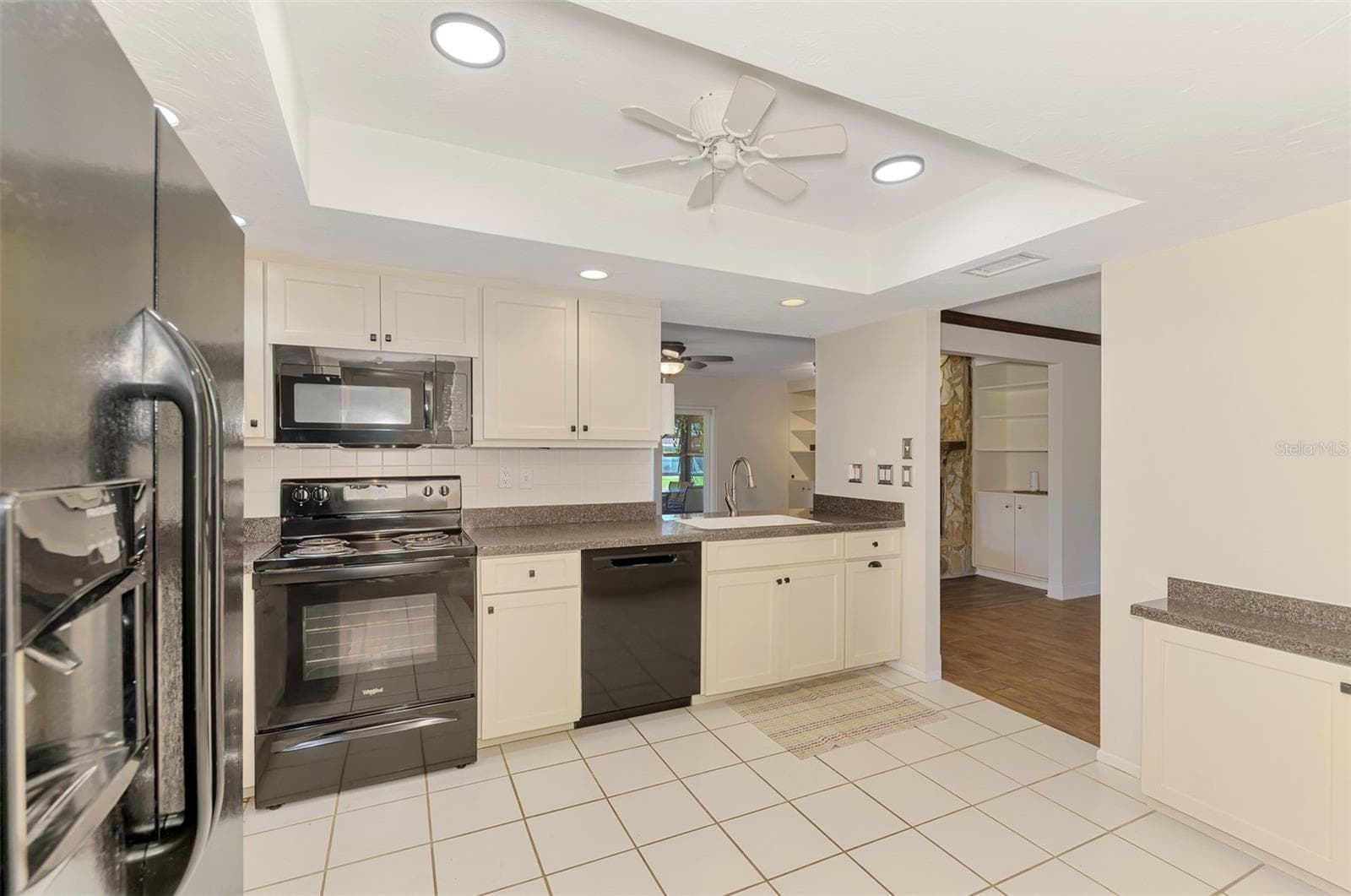 Single Family Residence at 432 EDGEWOOD RD, VENICE, photo 19 of 52