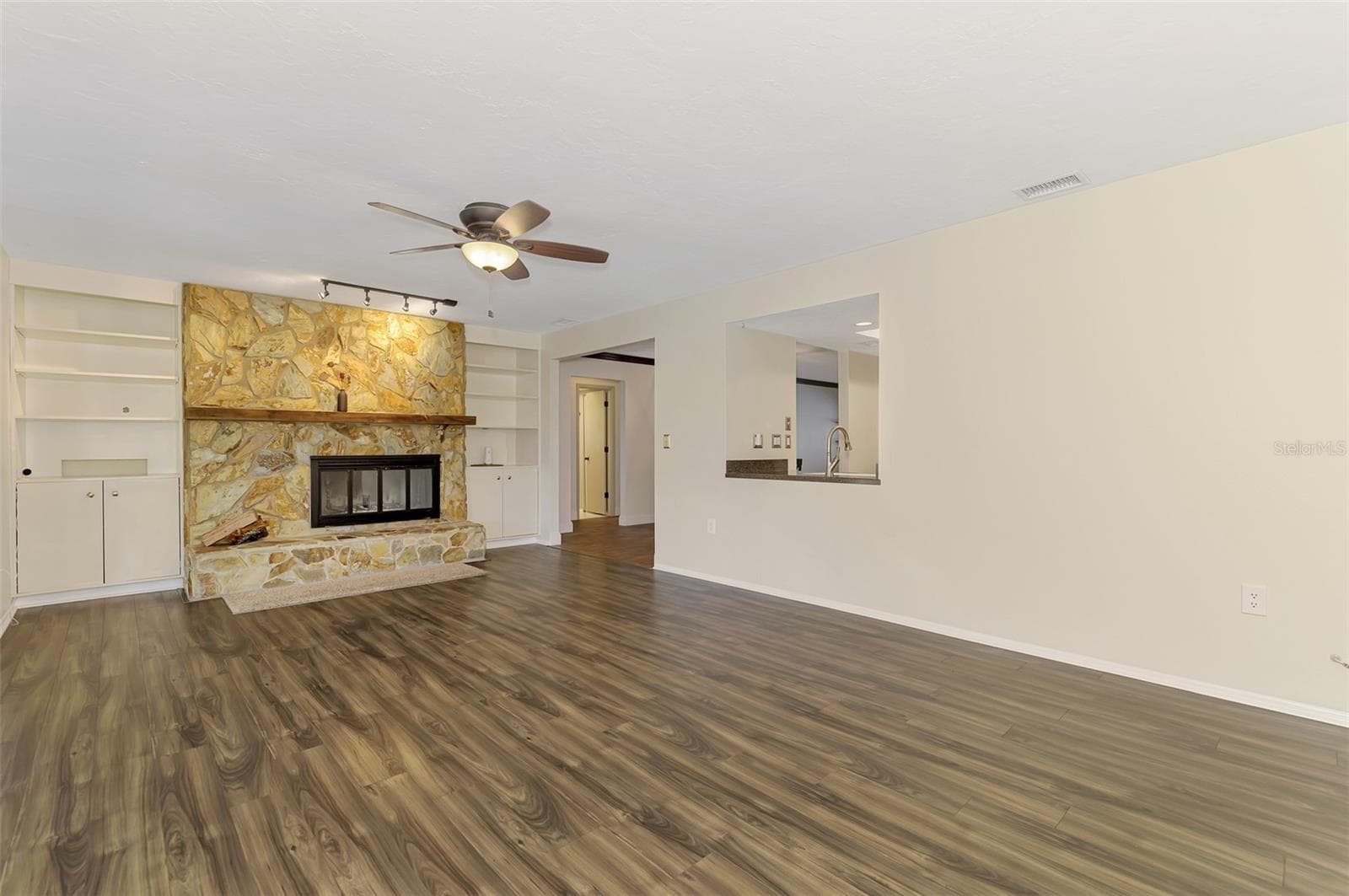 Single Family Residence at 432 EDGEWOOD RD, VENICE, photo 23 of 52