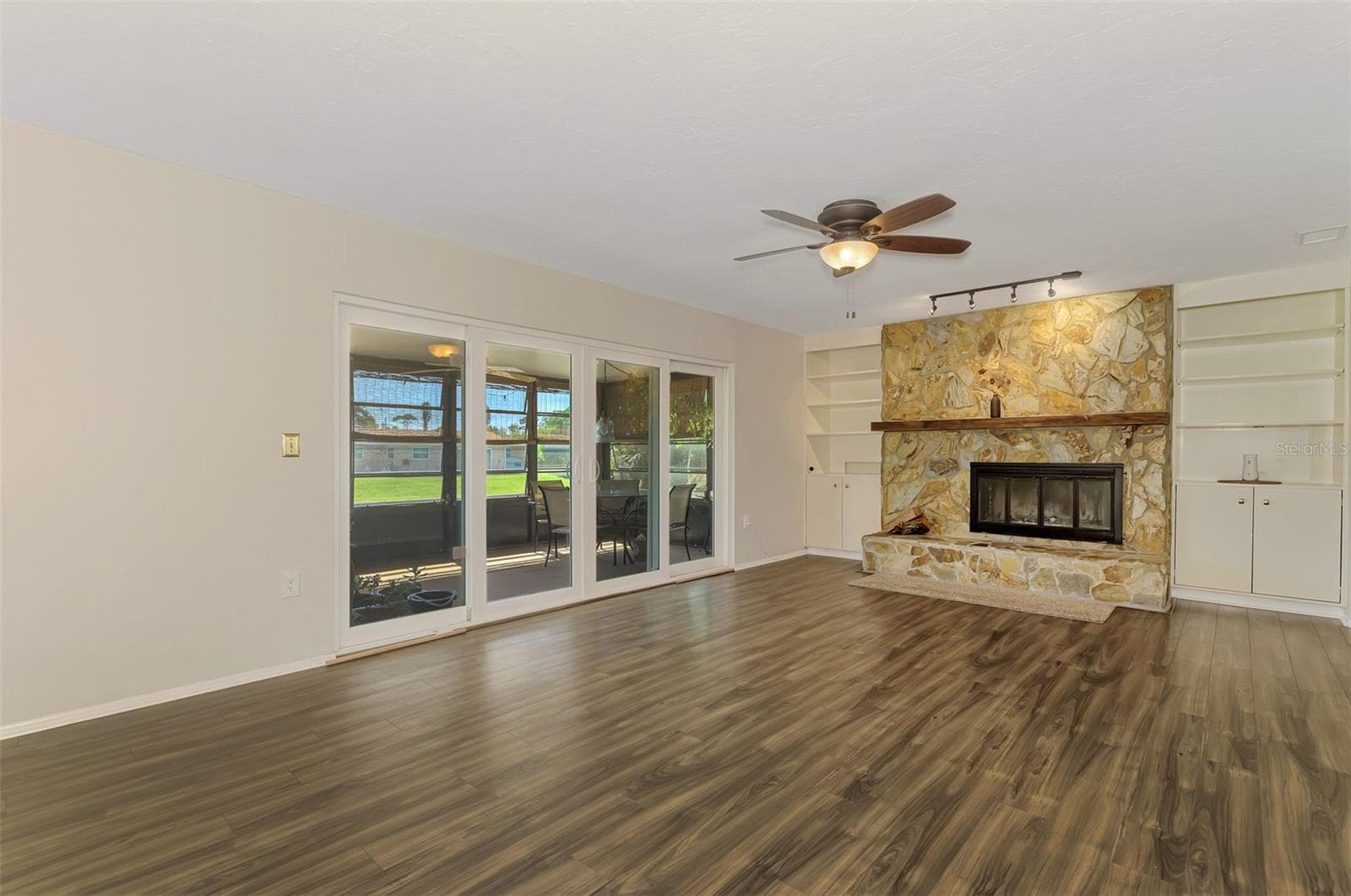 Single Family Residence at 432 EDGEWOOD RD, VENICE, photo 24 of 52