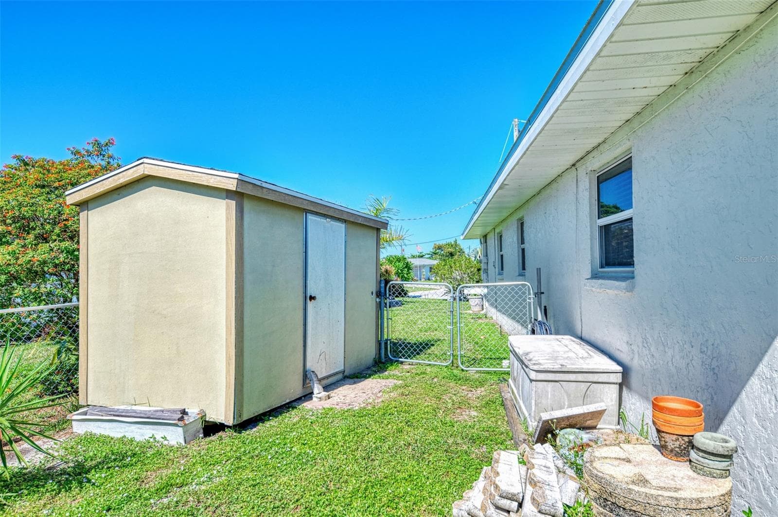 Single Family Residence at 432 EDGEWOOD RD, VENICE, photo 40 of 52