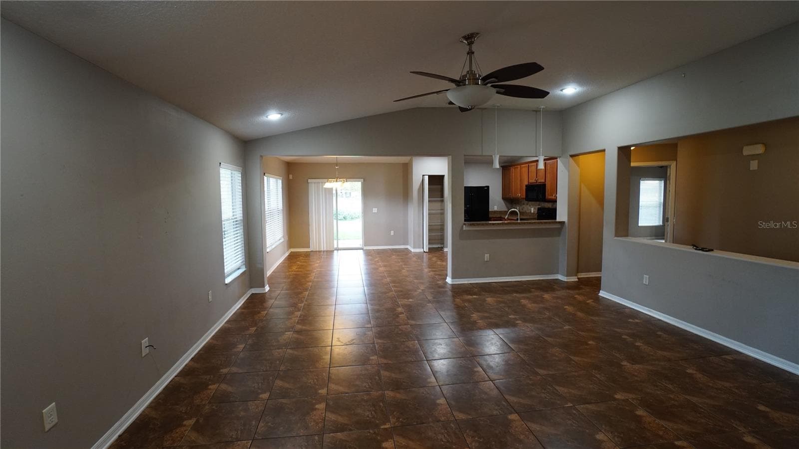 Single Family Residence at 5204 MOON SHELL DR, APOLLO BEACH, photo 7 of 23