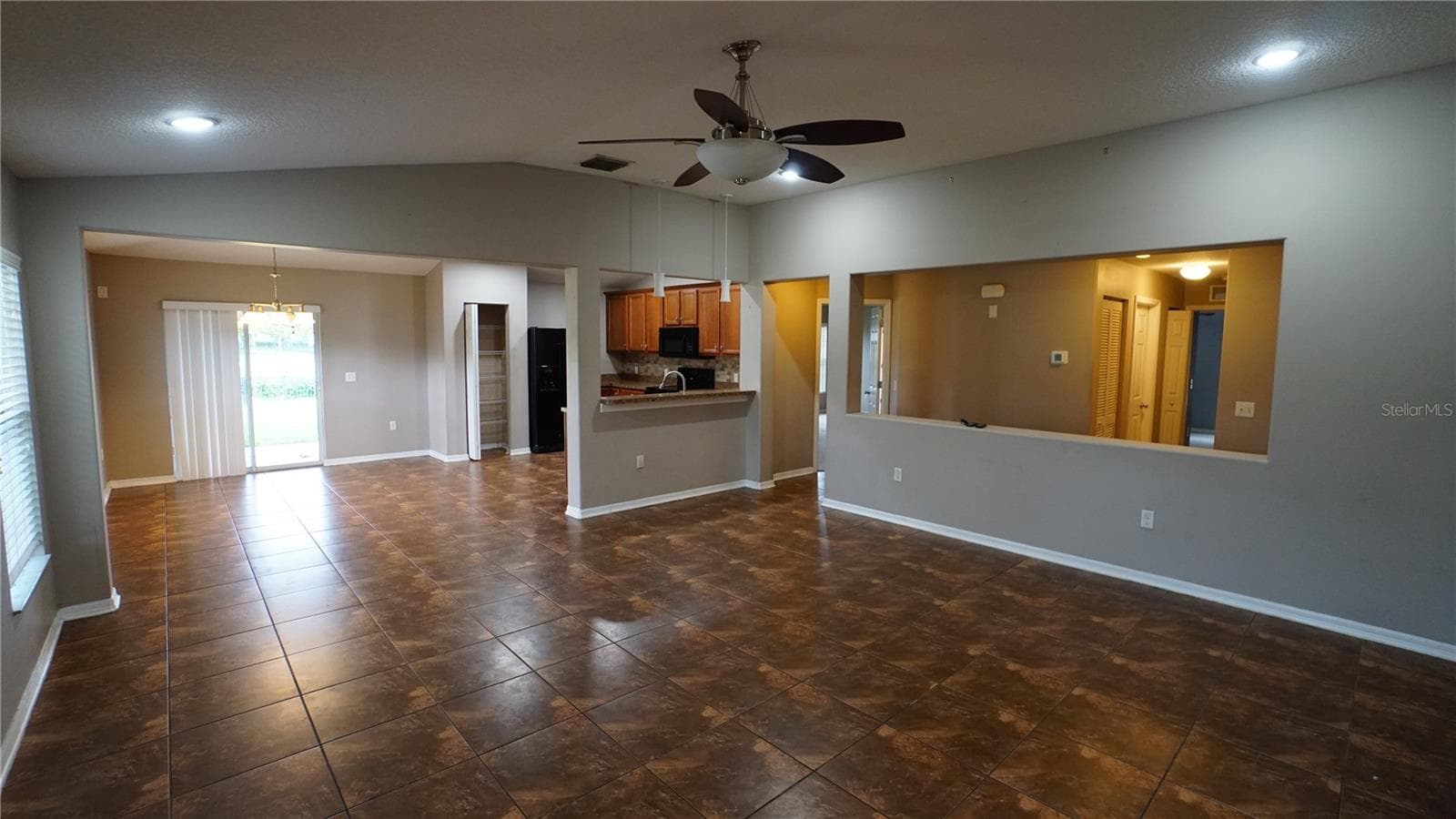 Single Family Residence at 5204 MOON SHELL DR, APOLLO BEACH, photo 8 of 23