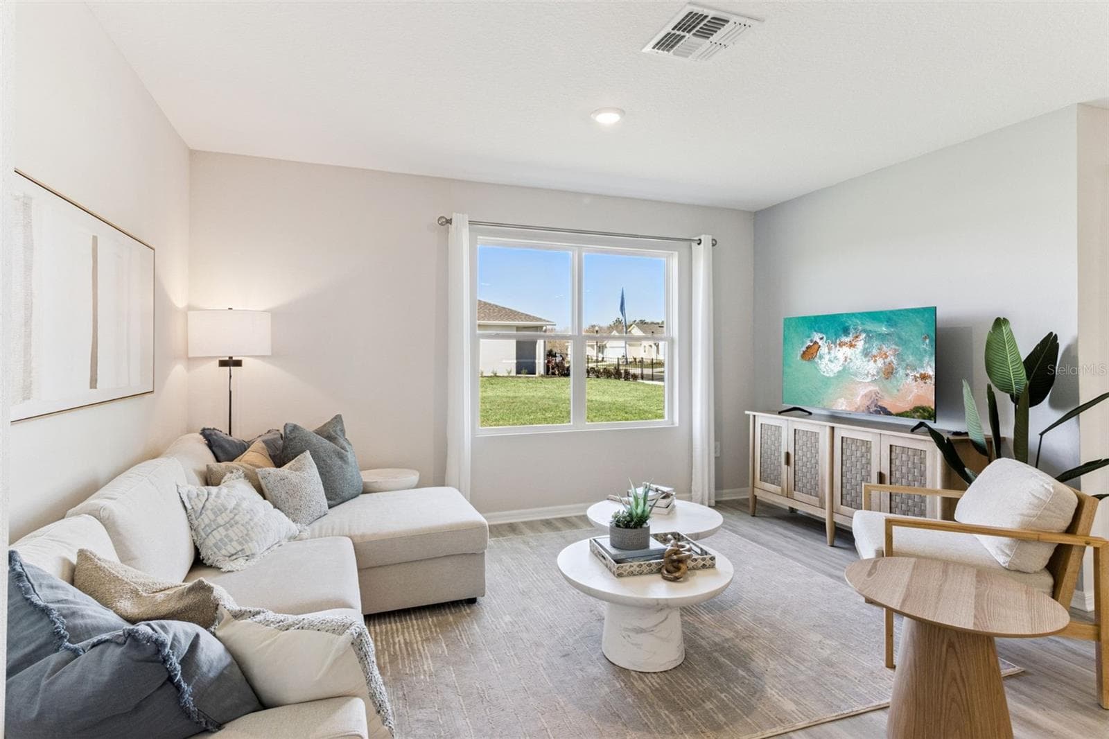 Single Family Residence at 1893 GRANDIOSE DR, LAKE HAMILTON, photo 5 of 30