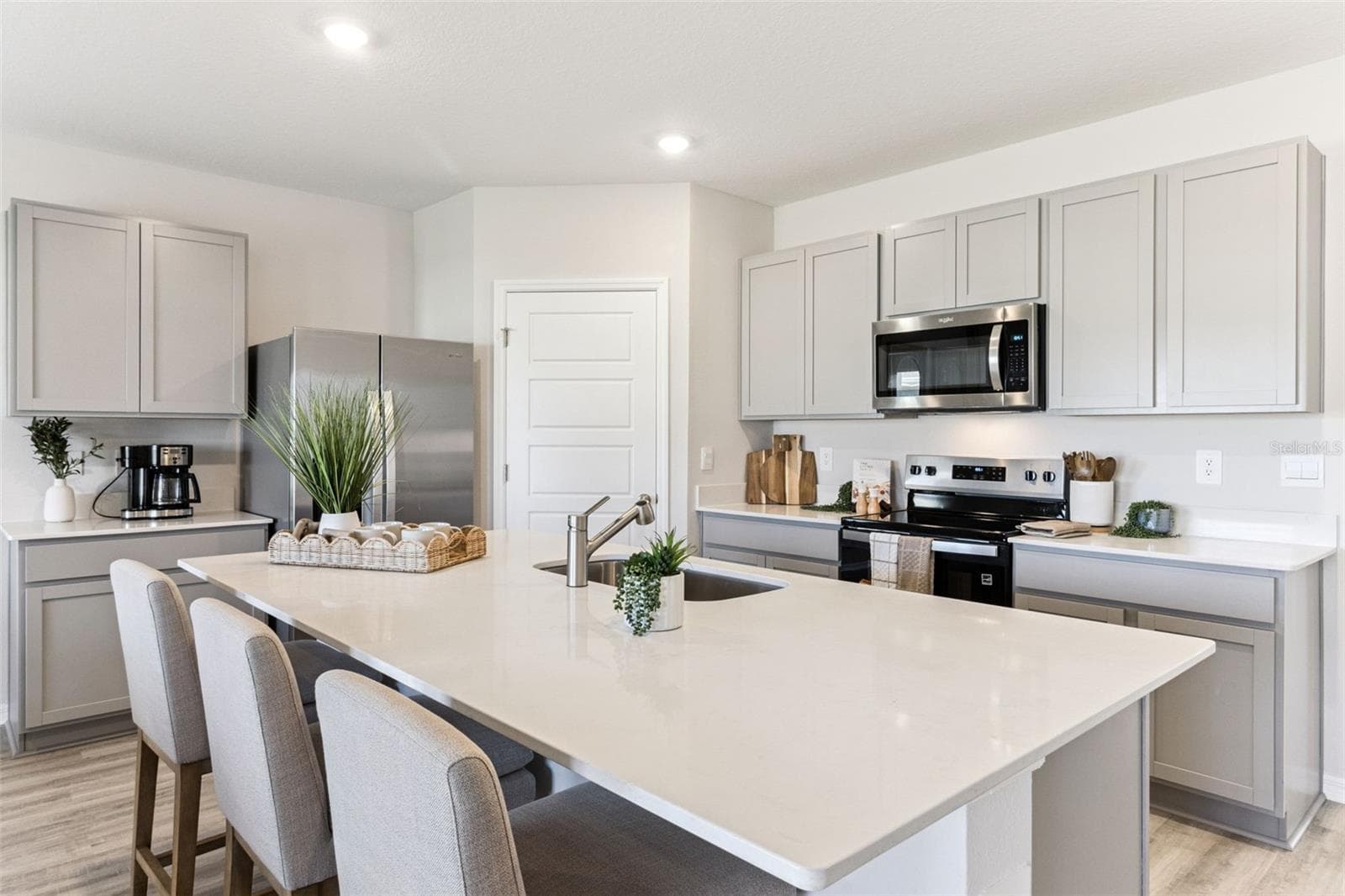 Single Family Residence at 1893 GRANDIOSE DR, LAKE HAMILTON, photo 14 of 30