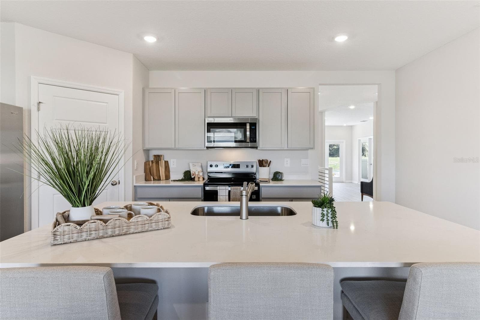 Single Family Residence at 1893 GRANDIOSE DR, LAKE HAMILTON, photo 16 of 30