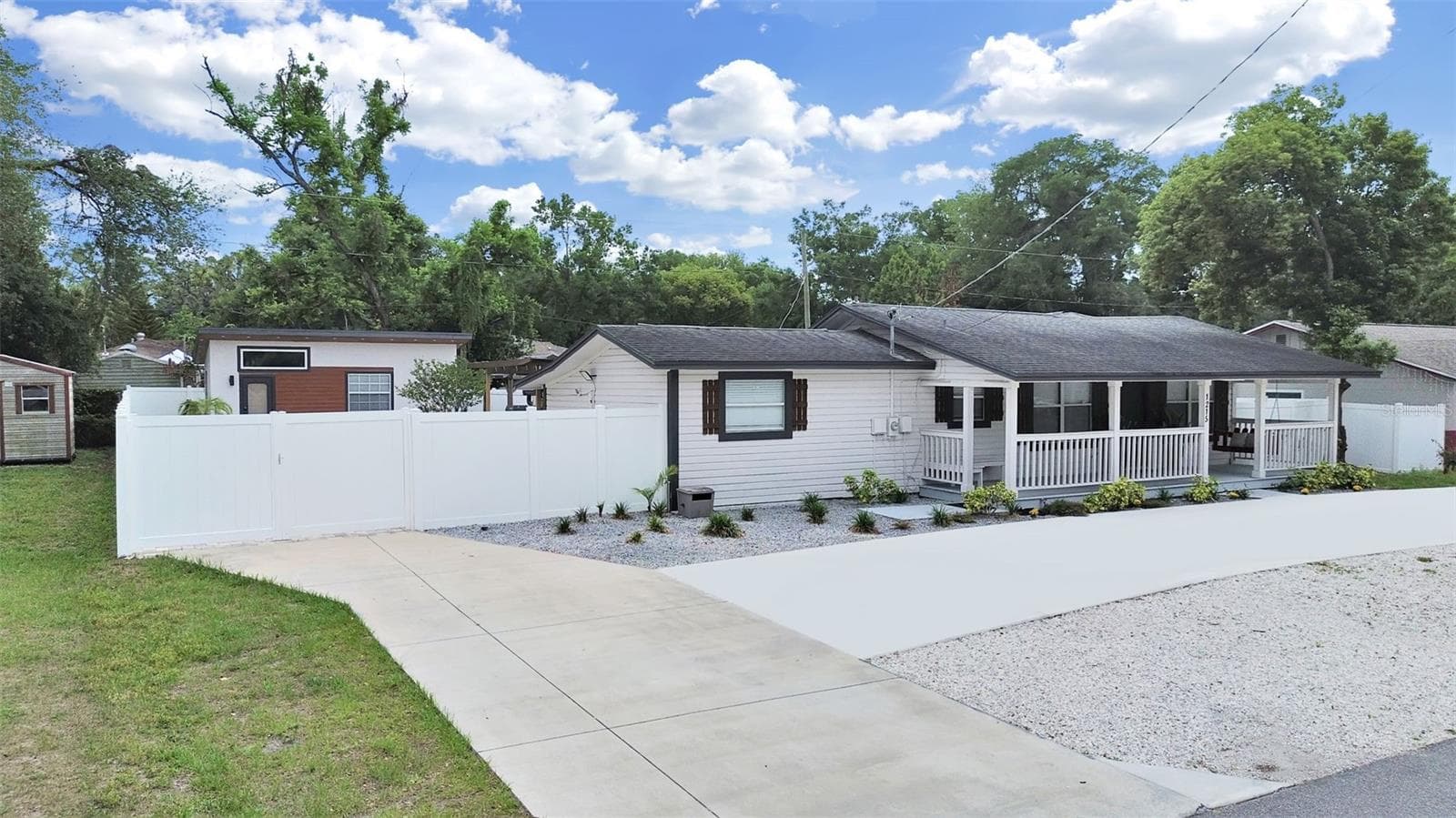 Single Family Residence at 1215 E CURTIS ST, TAMPA, photo 2 of 34