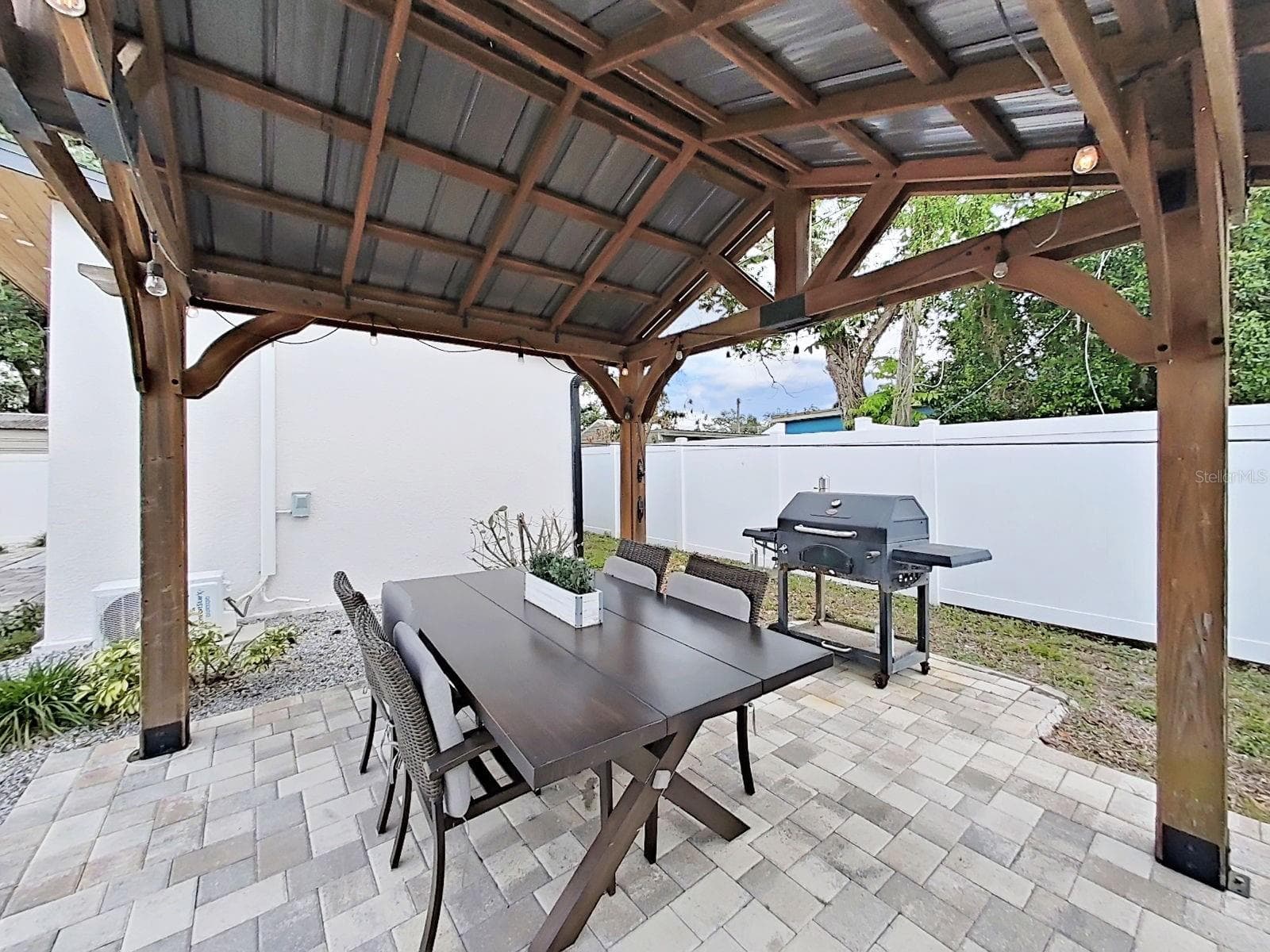 Single Family Residence at 1215 E CURTIS ST, TAMPA, photo 32 of 34
