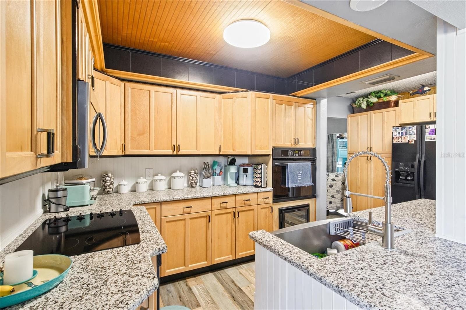 Kitchen - Cooktop & Built in Oven - 273 MARIPOSA ST, WINTER HAVEN