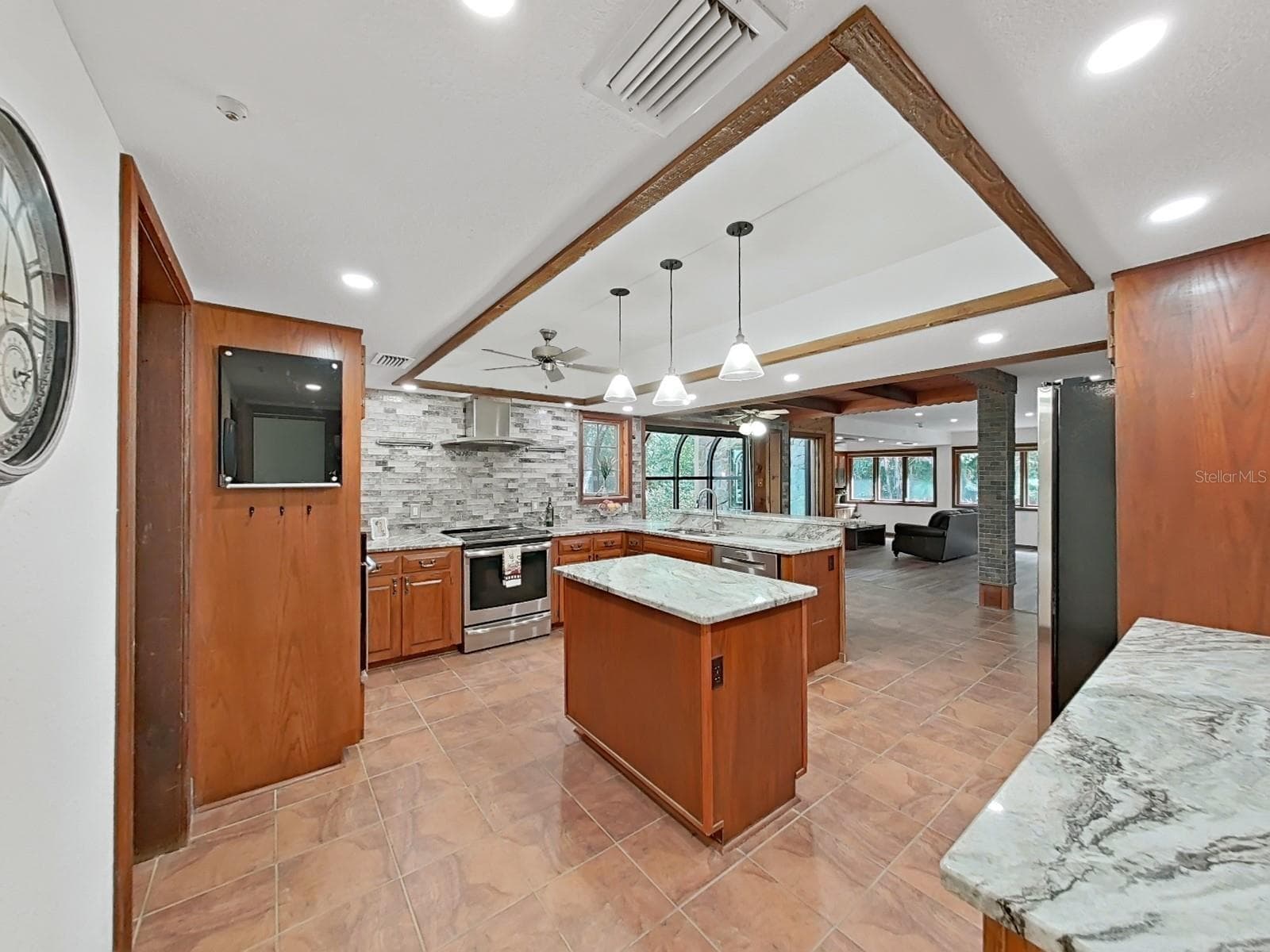 Single Family Residence at 3055 OAK CREEK DR N, CLEARWATER, photo 12 of 58