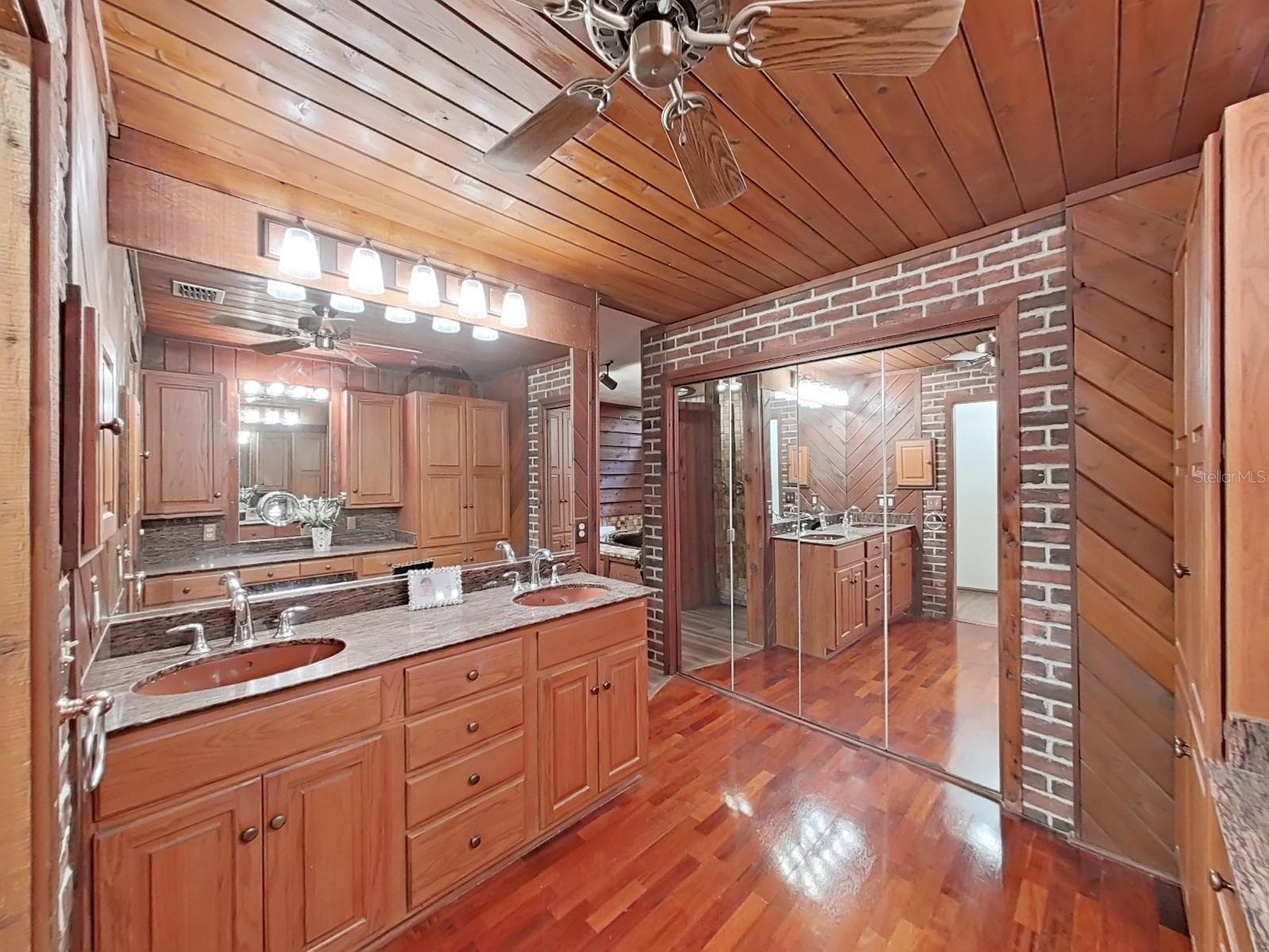 Single Family Residence at 3055 OAK CREEK DR N, CLEARWATER, photo 24 of 58