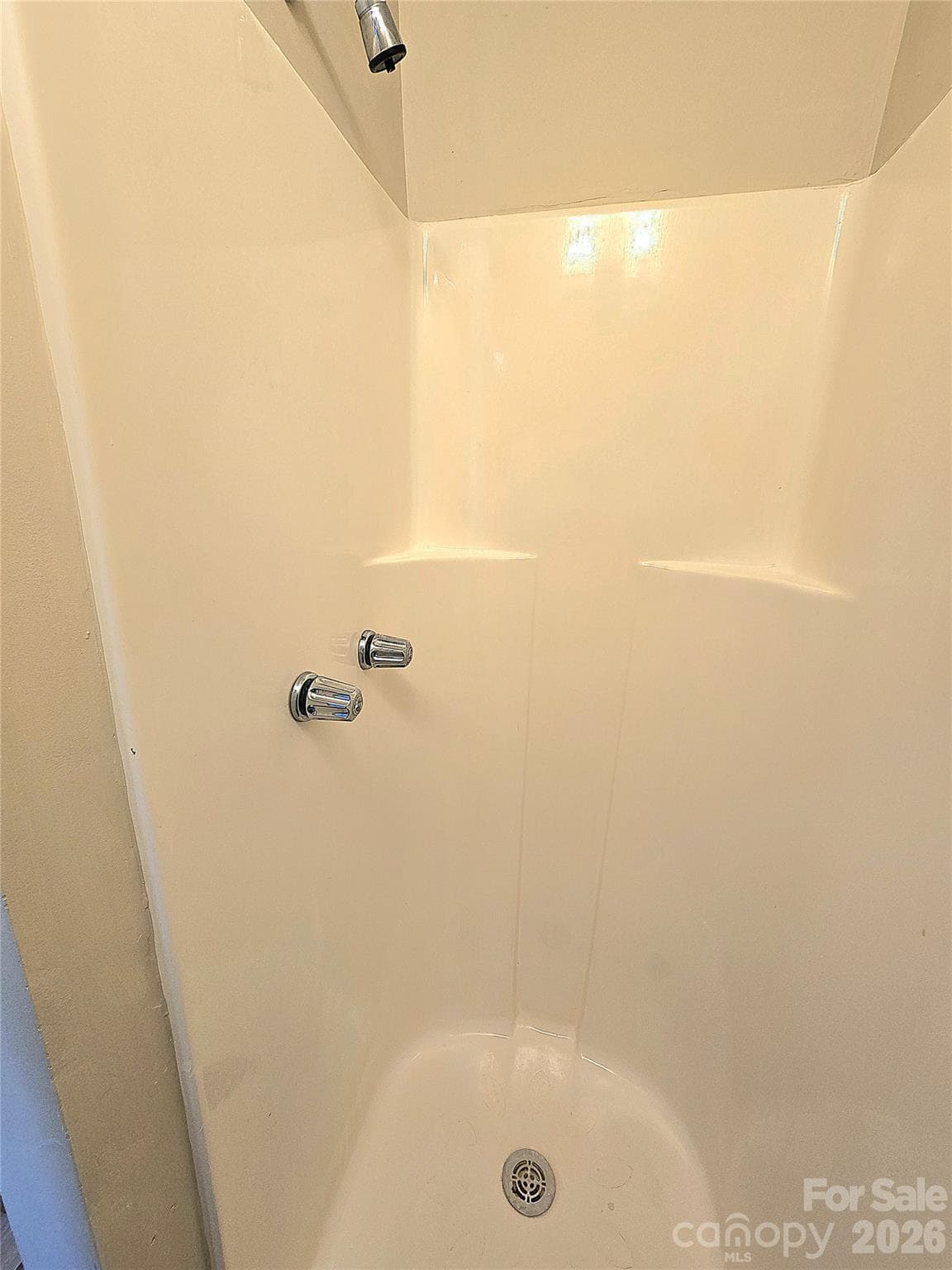 walk in shower - 112 Wendover Drive, Lincolnton