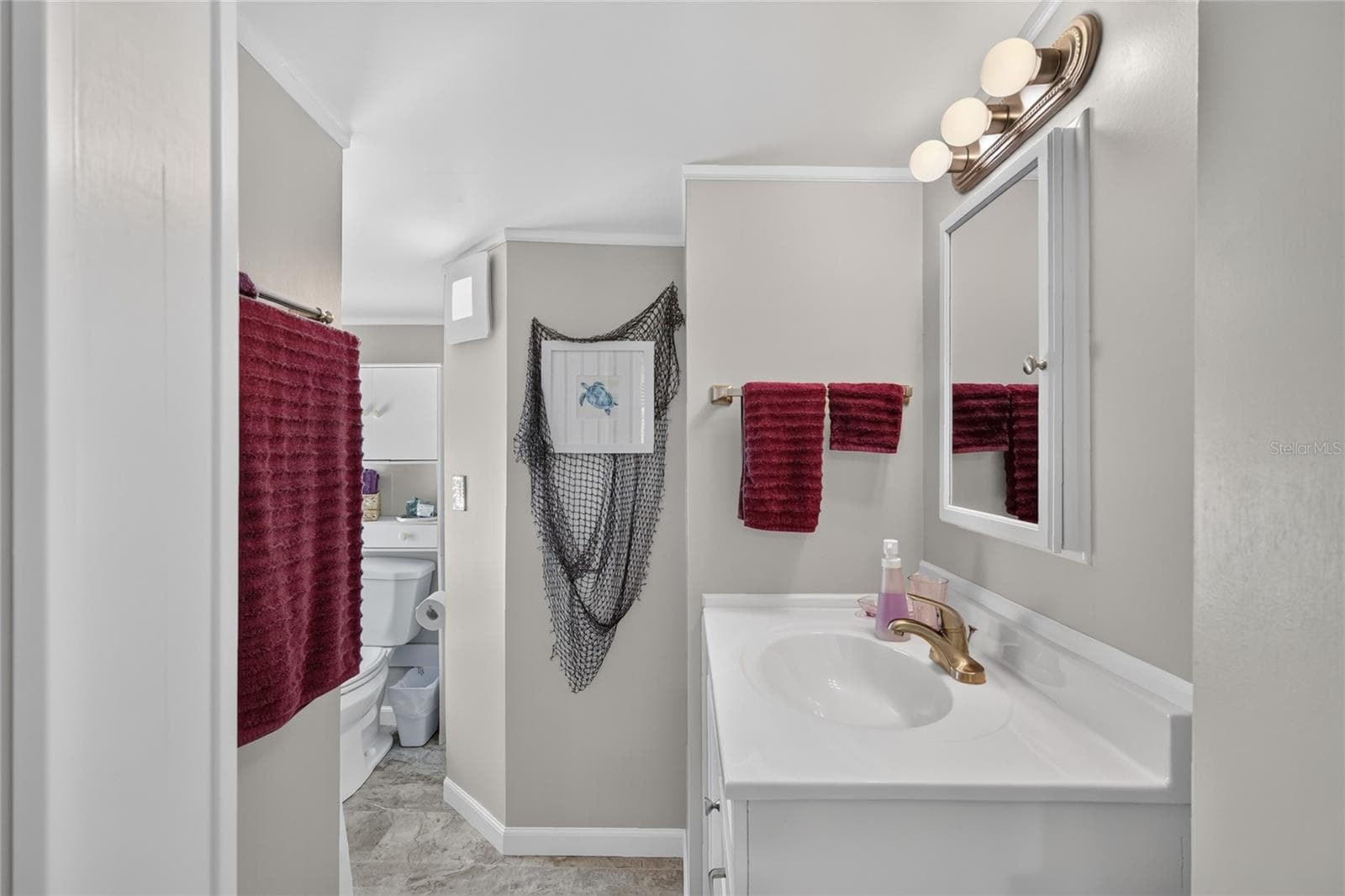 Primary Bathroom - 565 TAMMI DR, LEESBURG