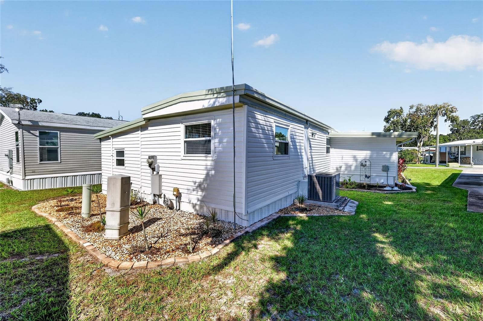 Rear/Side Elevation - 565 TAMMI DR, LEESBURG